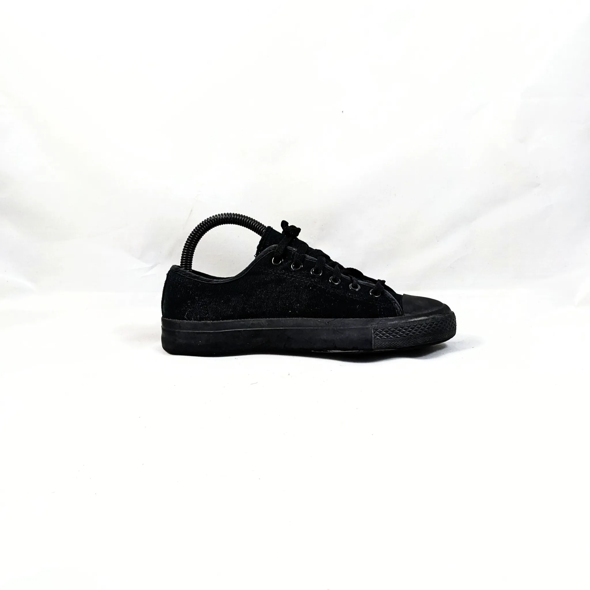 Wave Zone Sneakers