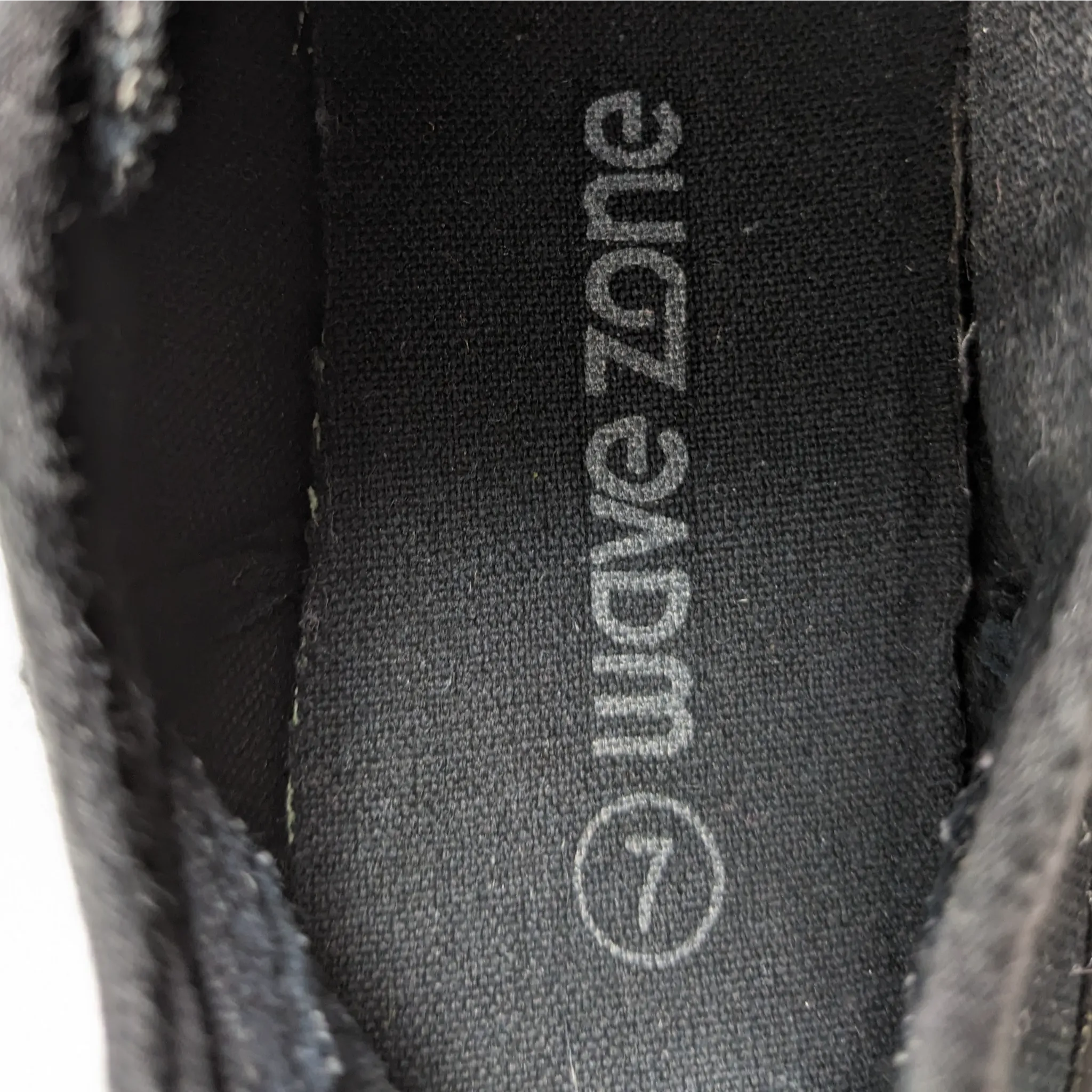 Wave Zone Sneakers