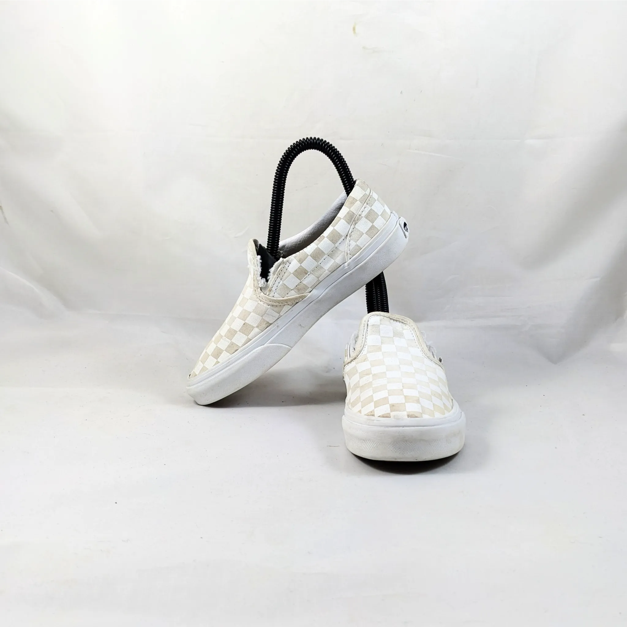 عربات بيضاء SlipOns
