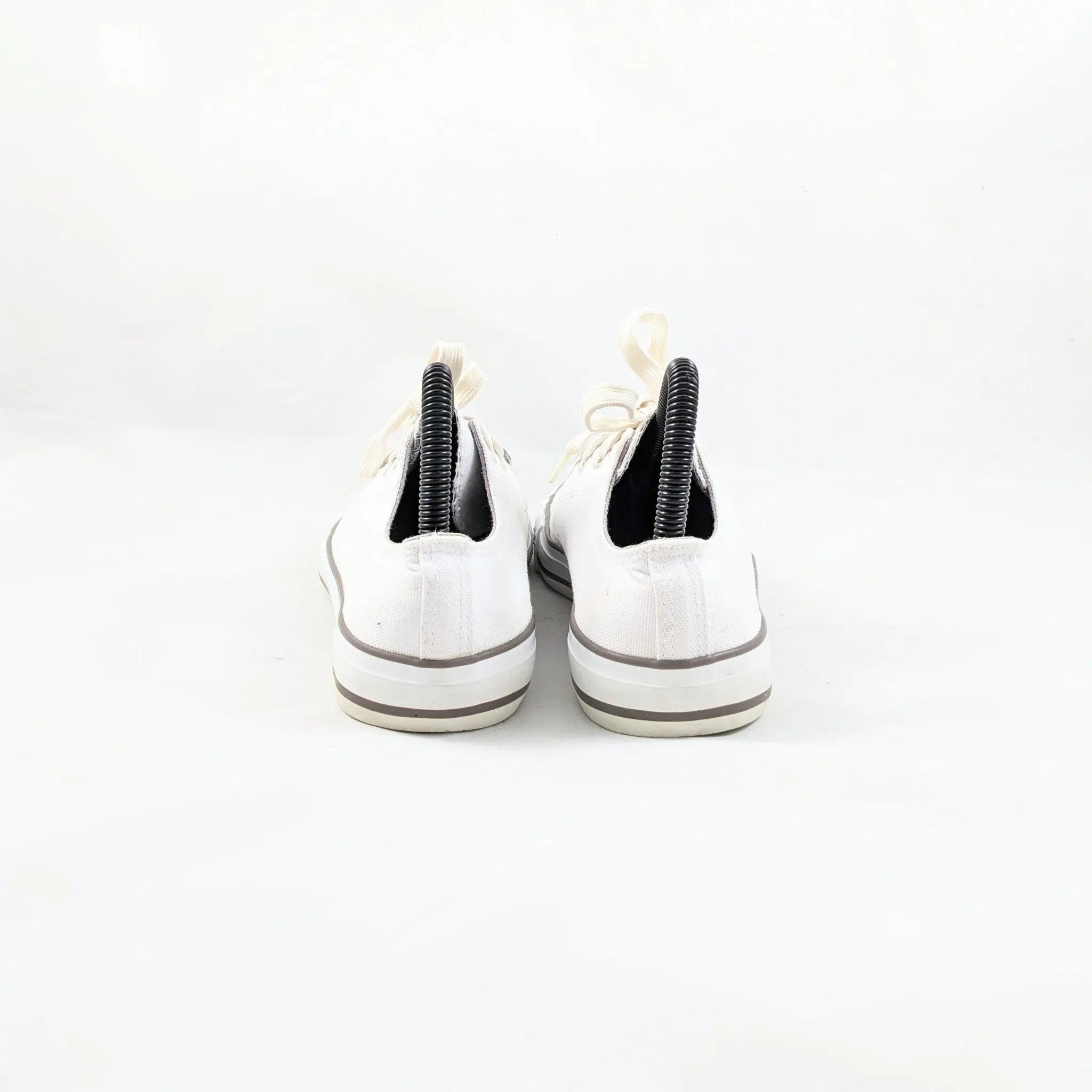 U&me White Sneakers
