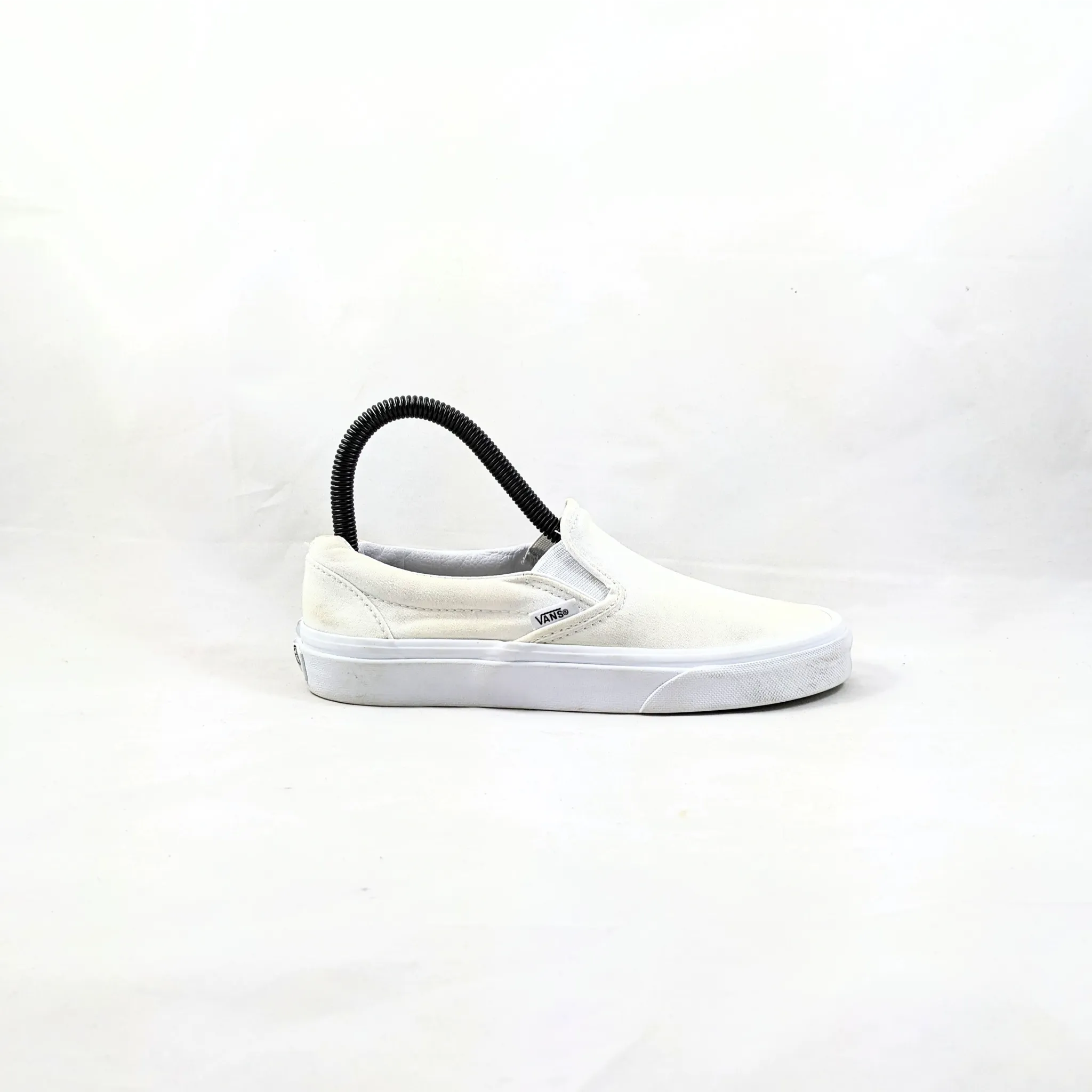 عربات بيضاء SlipOns