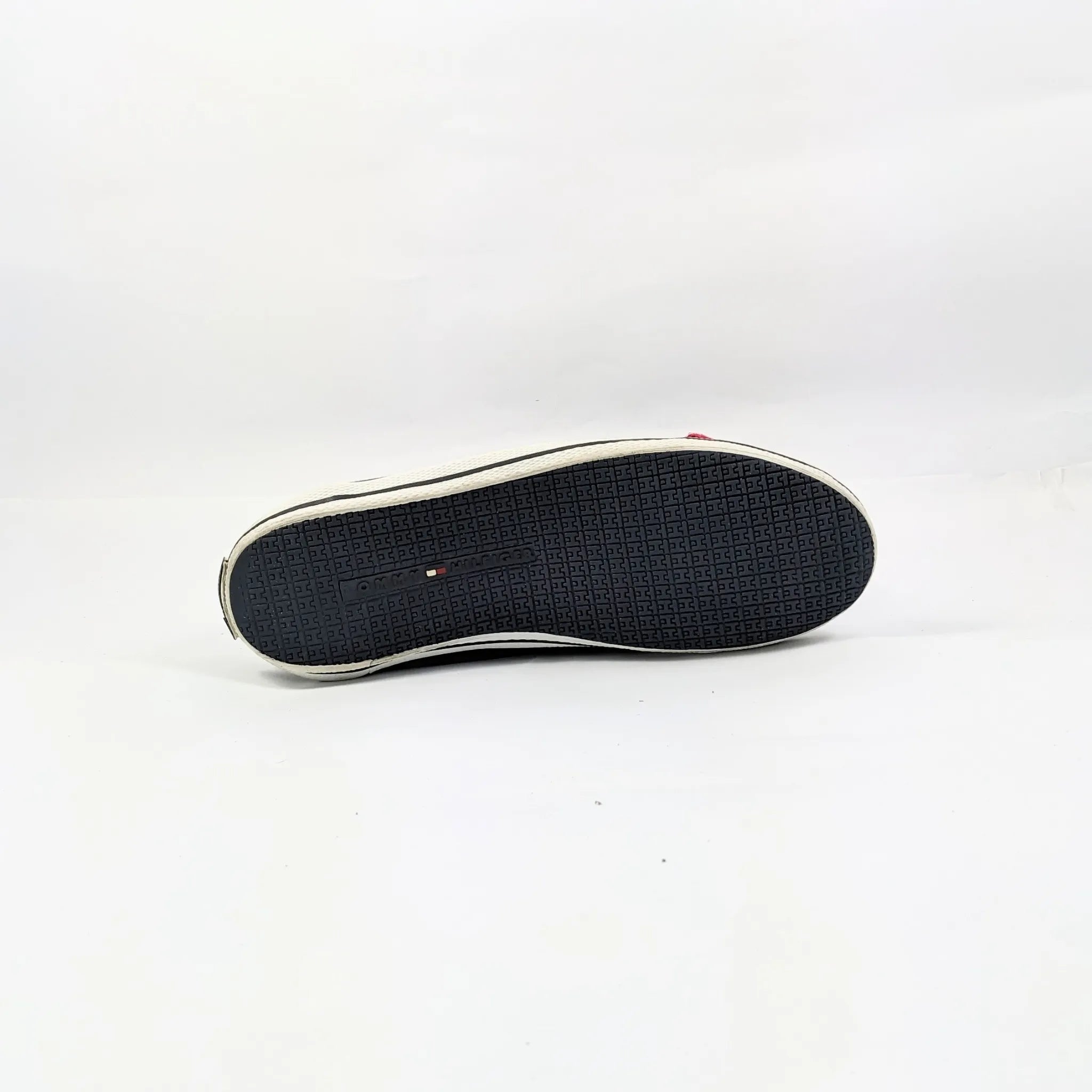 تومي هيلفيغر SlipOns