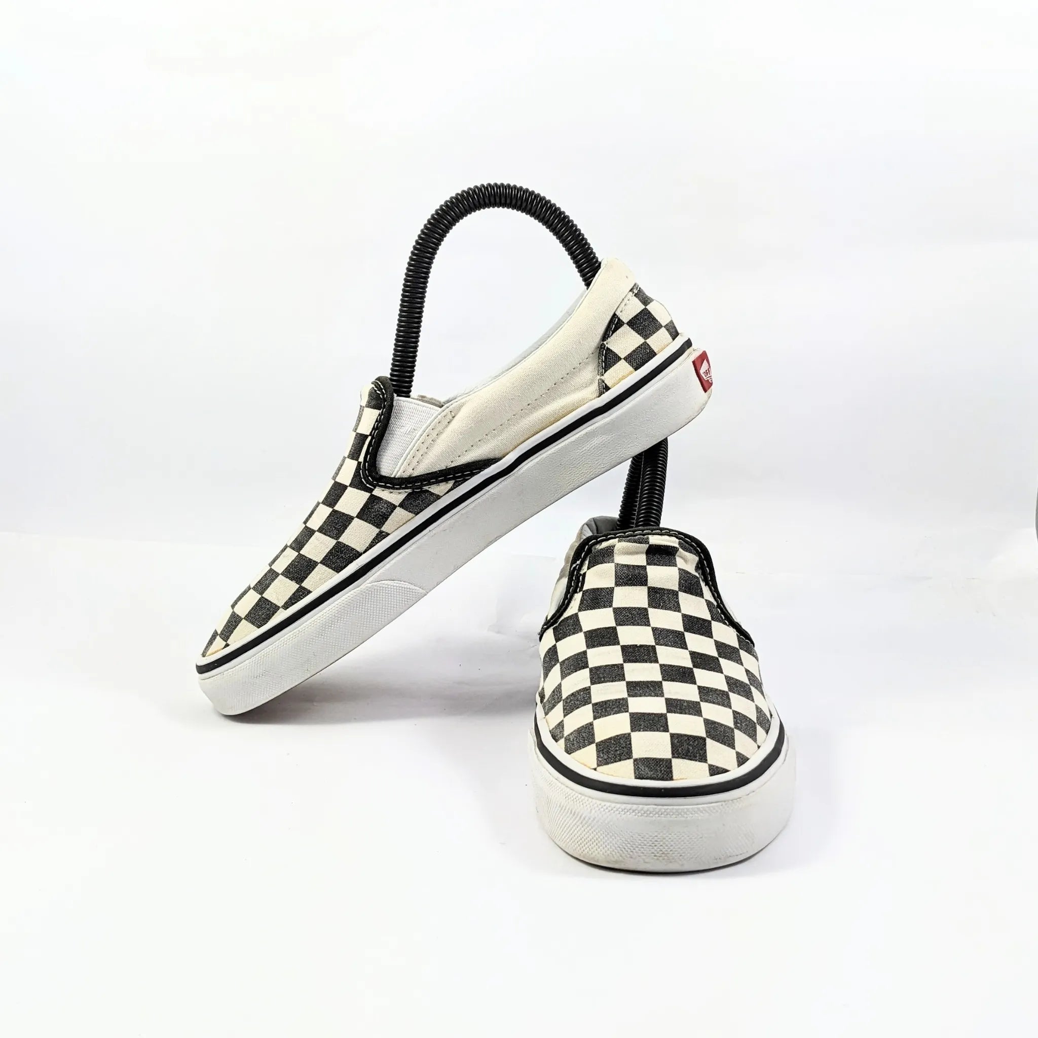 عربات بيضاء SlipOns
