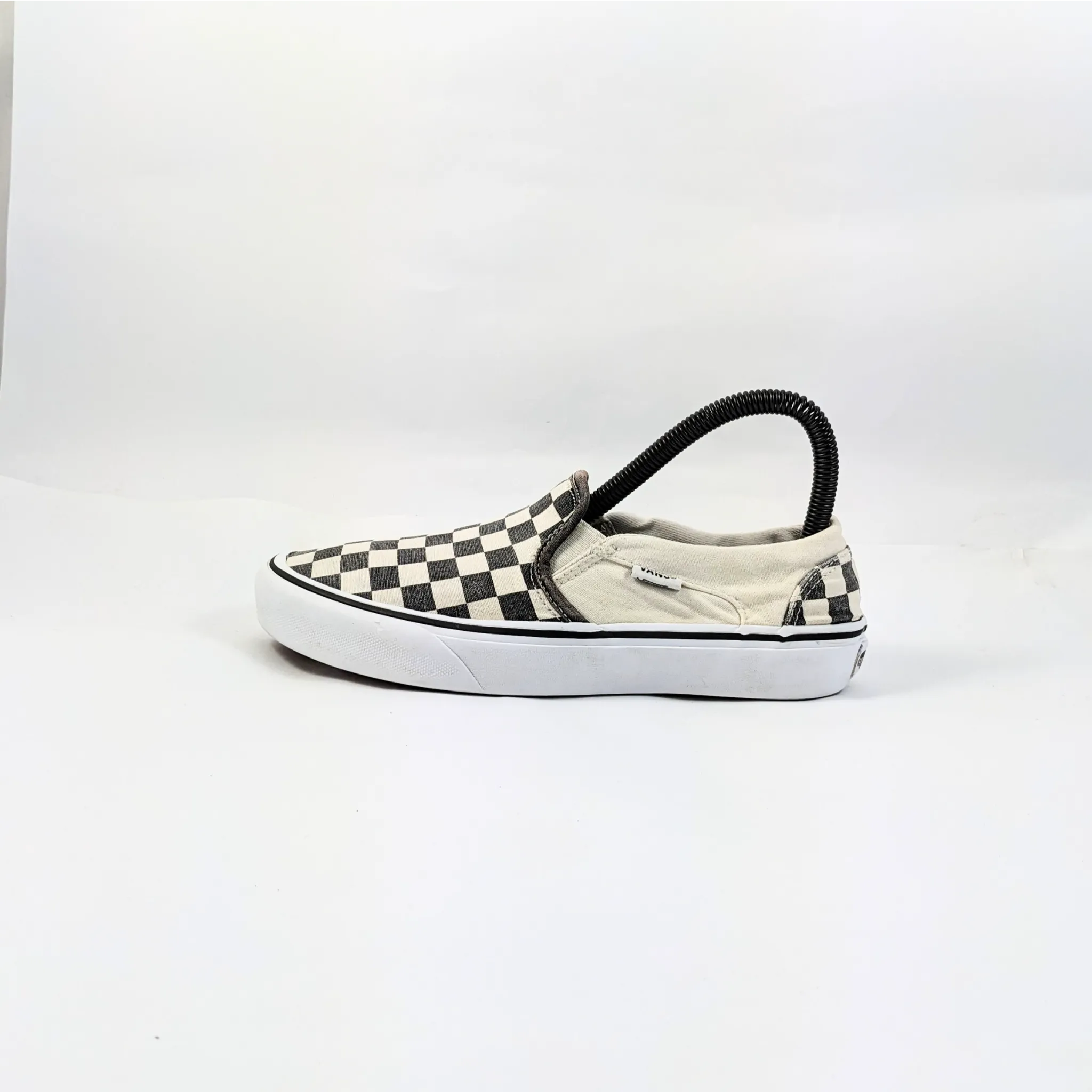 عربات بيضاء SlipOns
