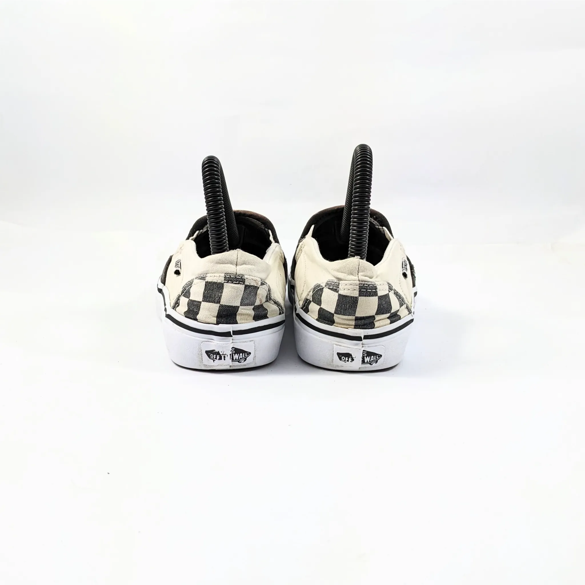 عربات بيضاء SlipOns