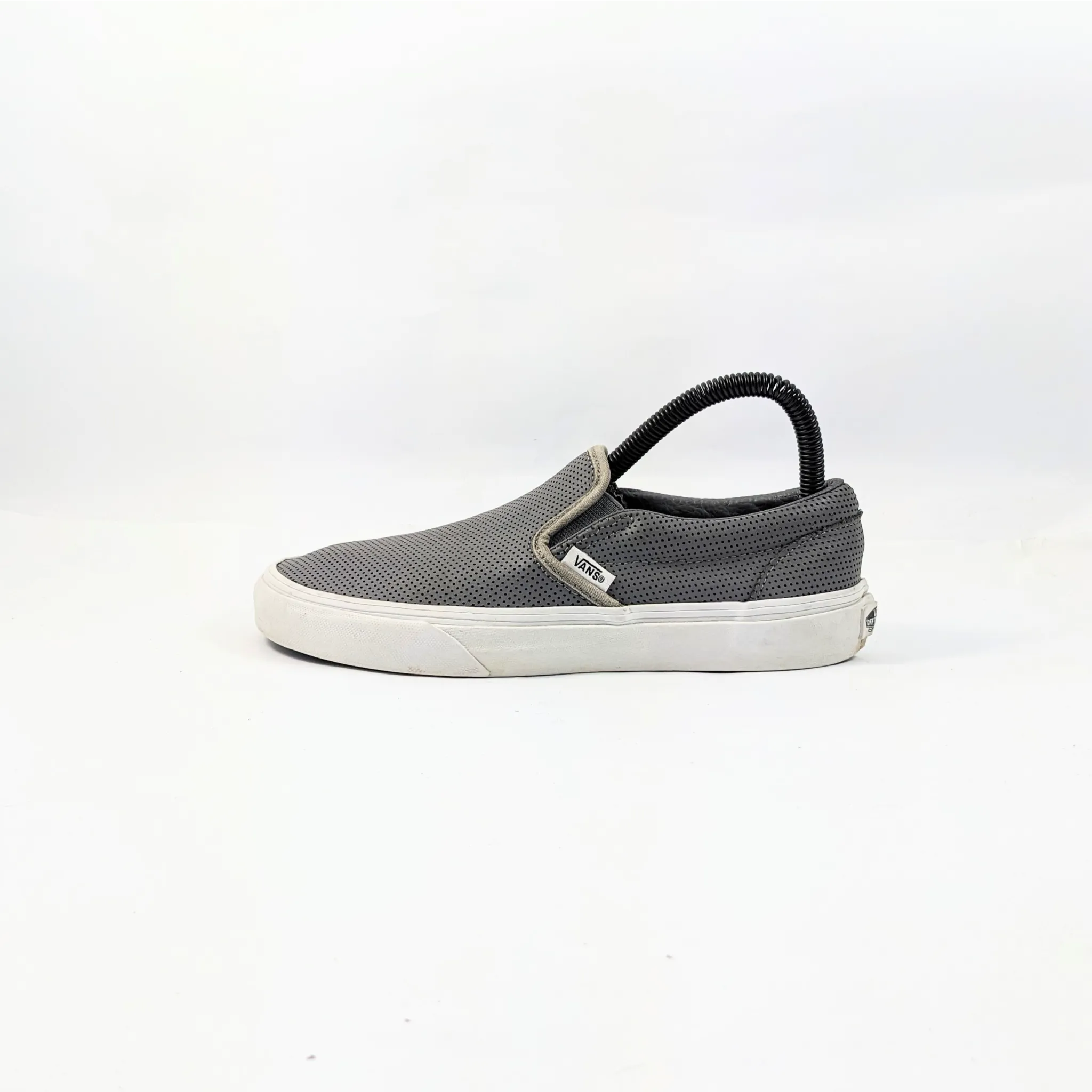 فانس رمادي SlipOns