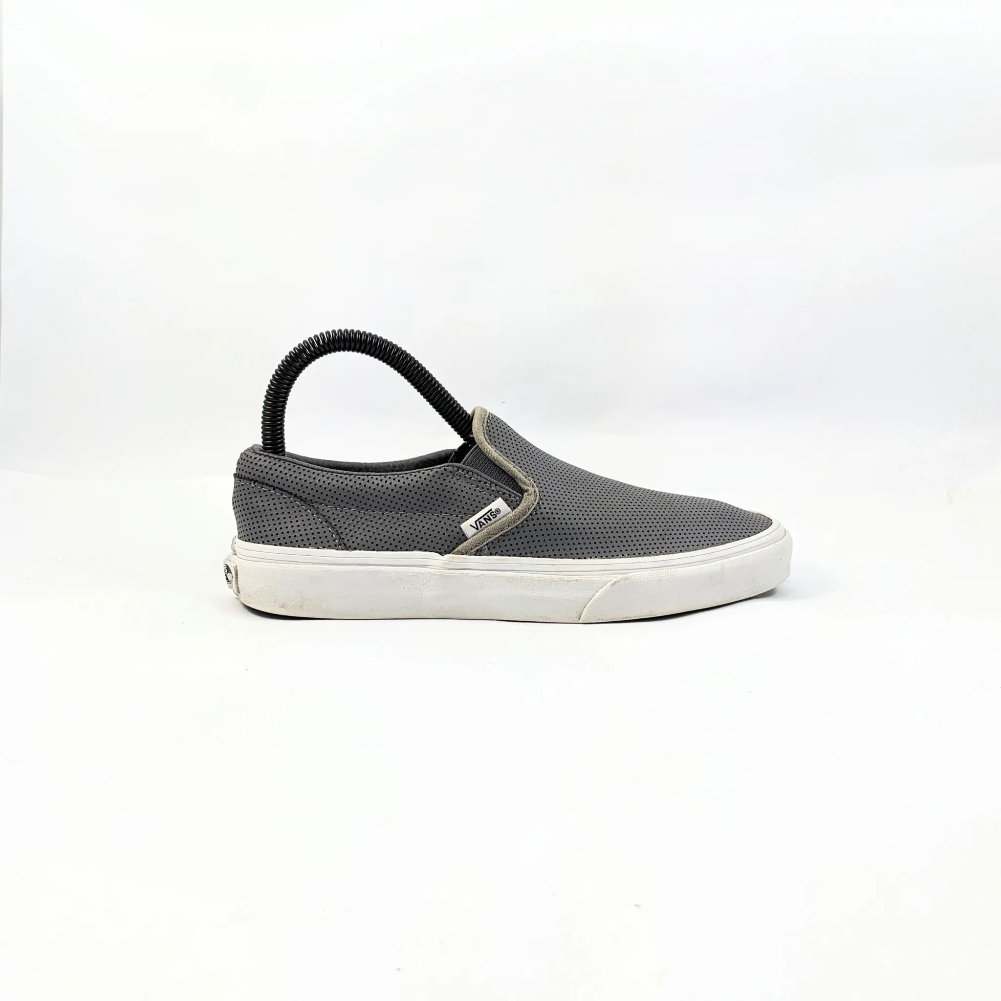 فانس رمادي SlipOns