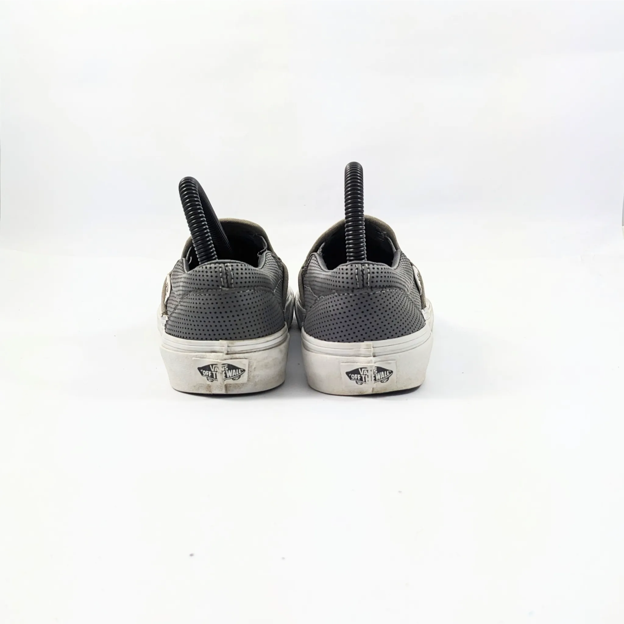 فانس رمادي SlipOns