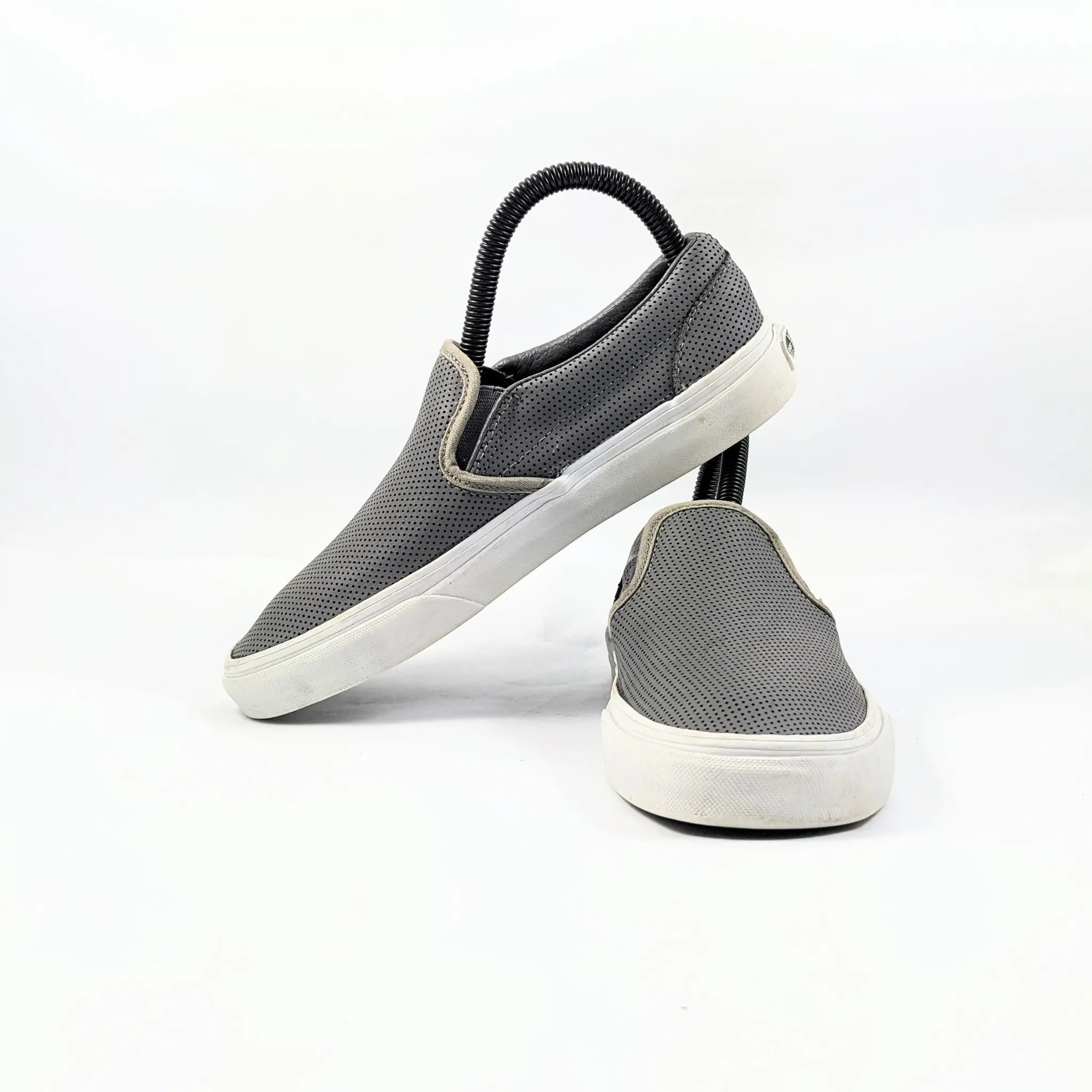 فانس رمادي SlipOns