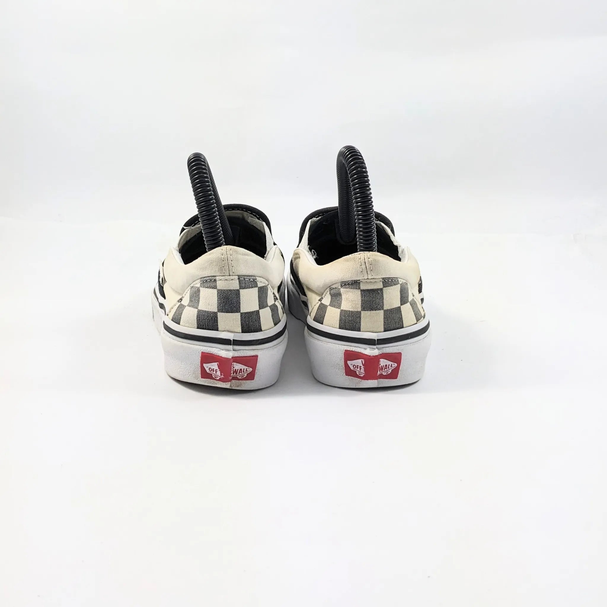 عربات بيضاء SlipOns