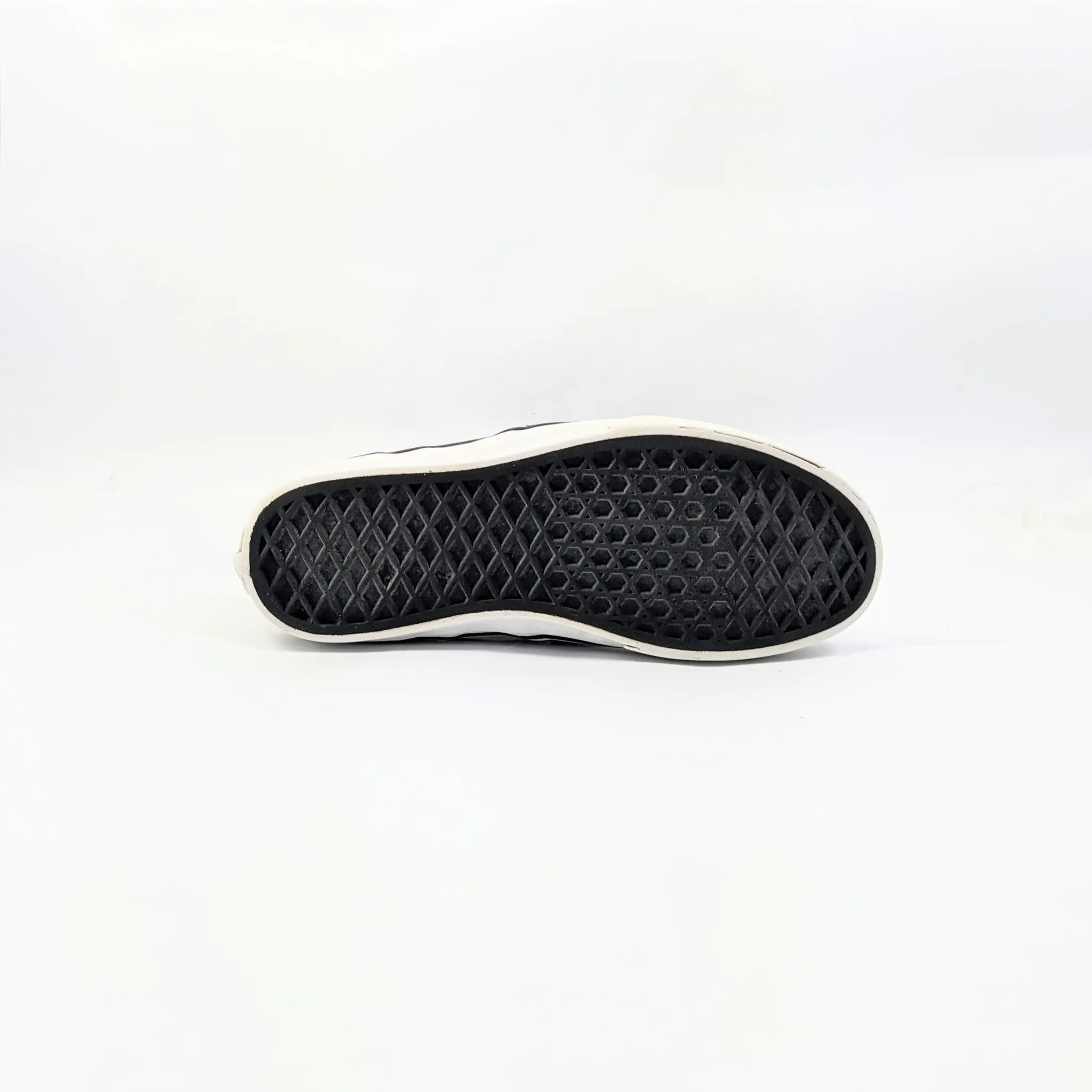 عربات بيضاء SlipOns