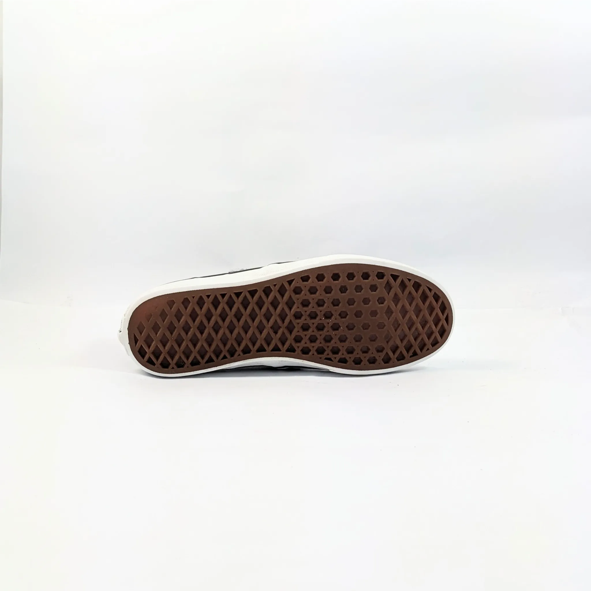 عربات بيضاء SlipOns