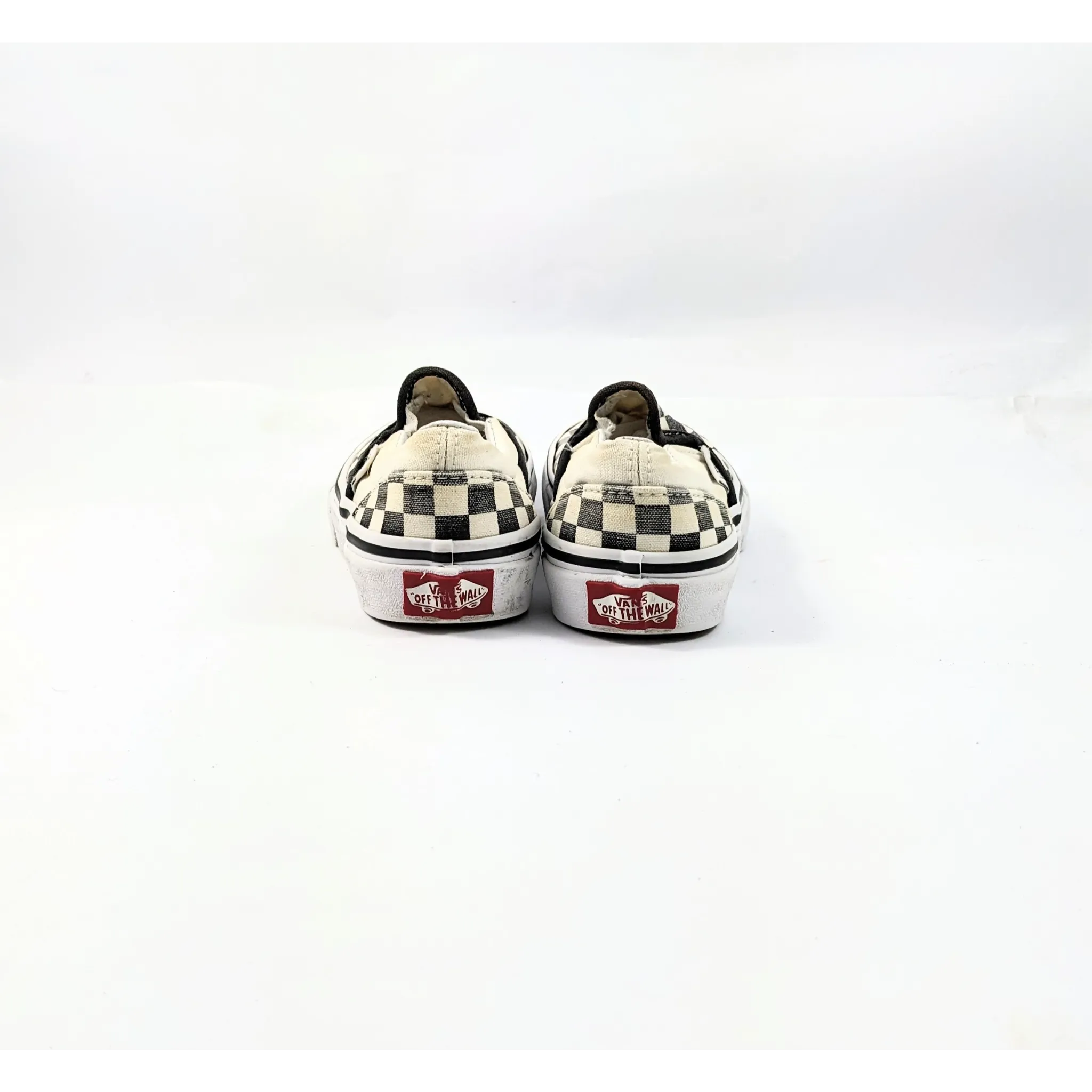 عربات بيضاء SlipOns