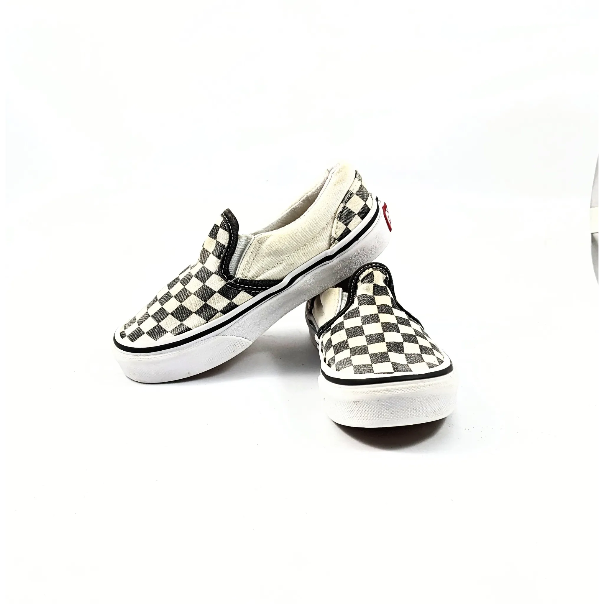 عربات بيضاء SlipOns