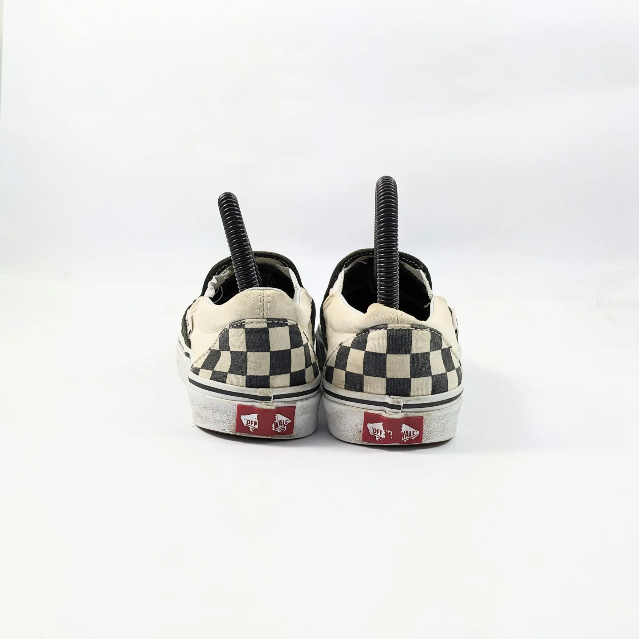 عربات بيضاء SlipOns