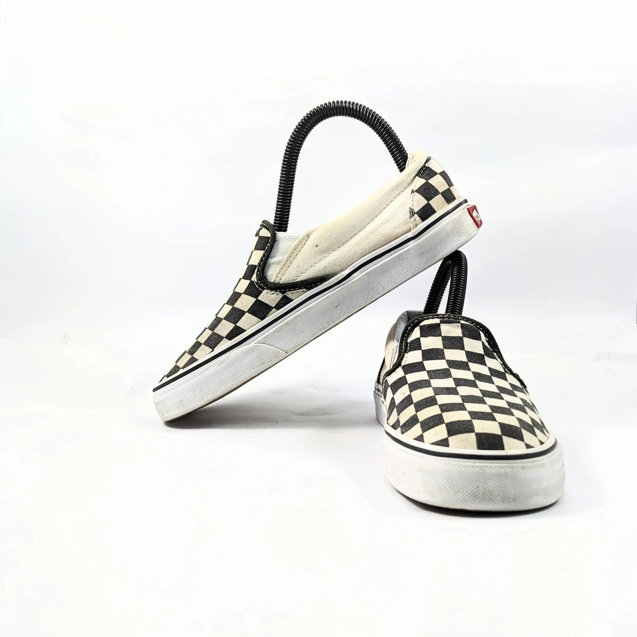 عربات بيضاء SlipOns