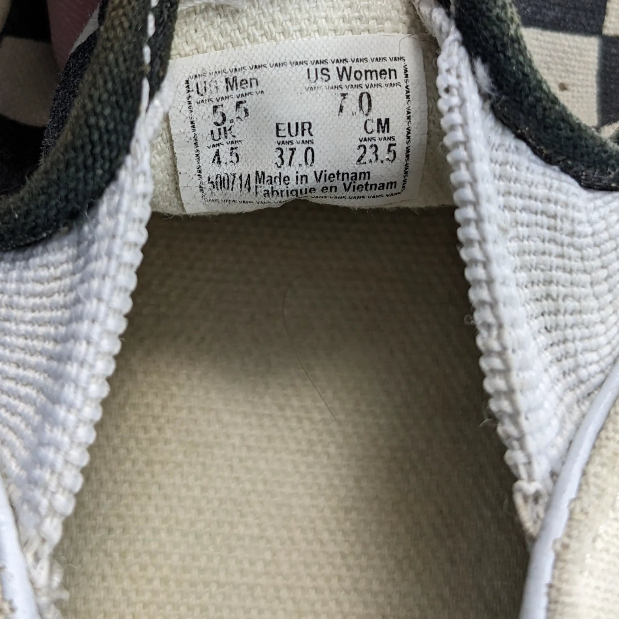 عربات بيضاء SlipOns