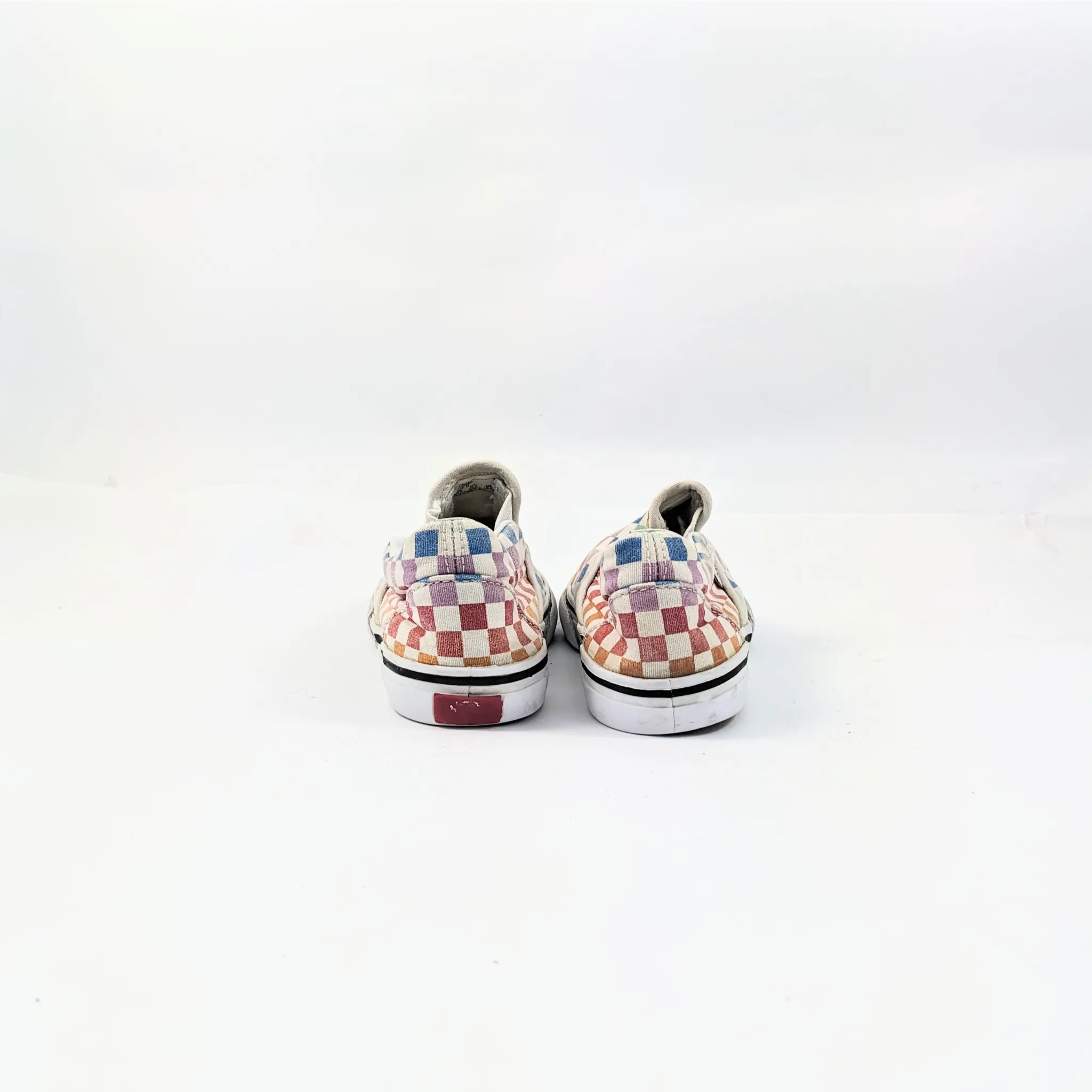 عربات بيضاء SlipOns