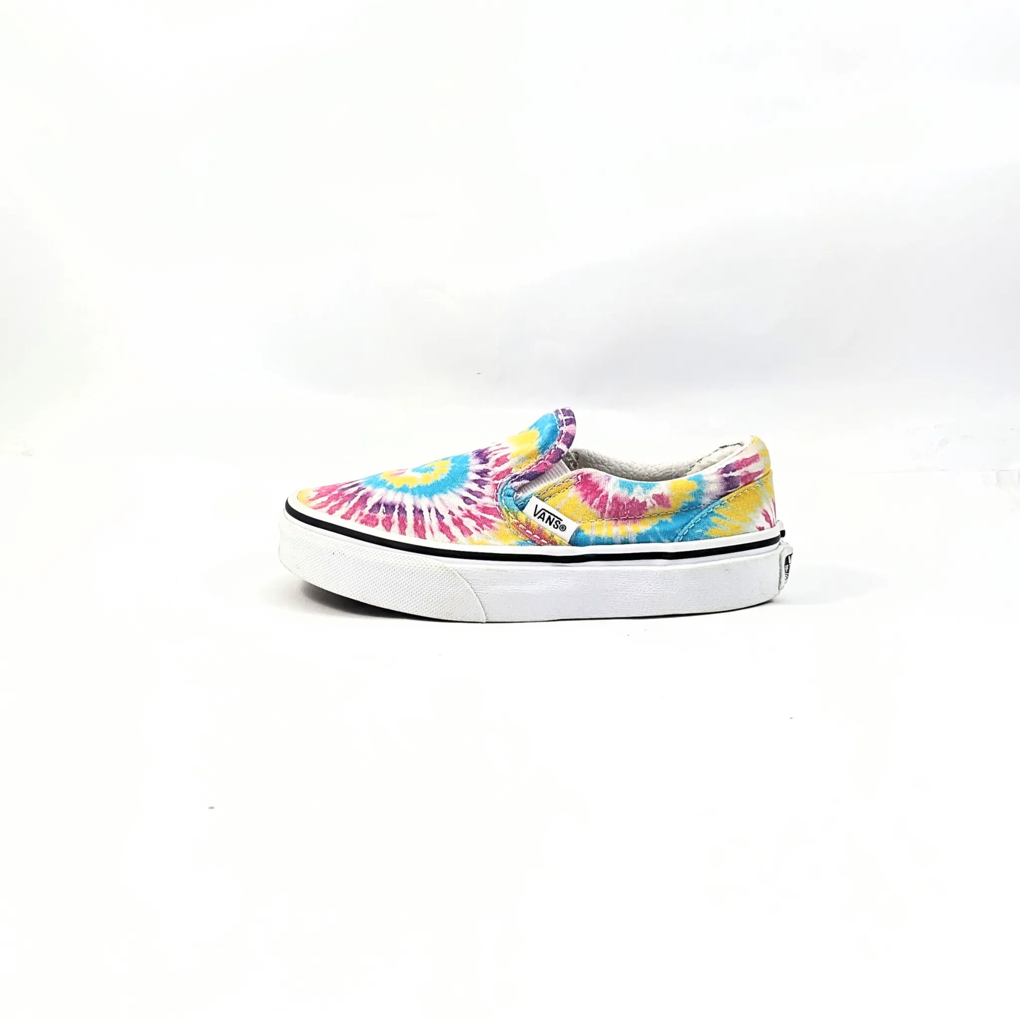 عربات بيضاء SlipOns