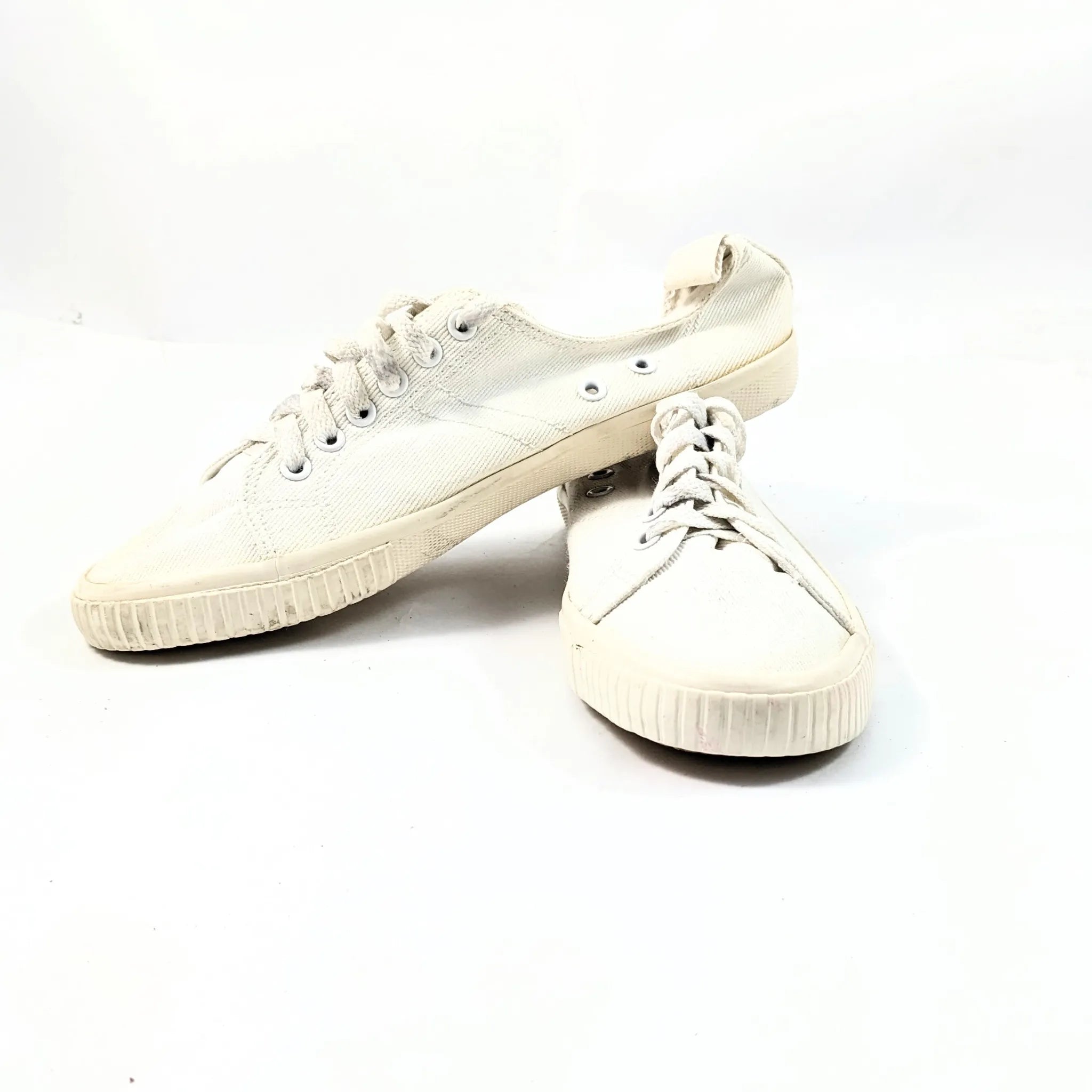 OYSIIO White Sneakers