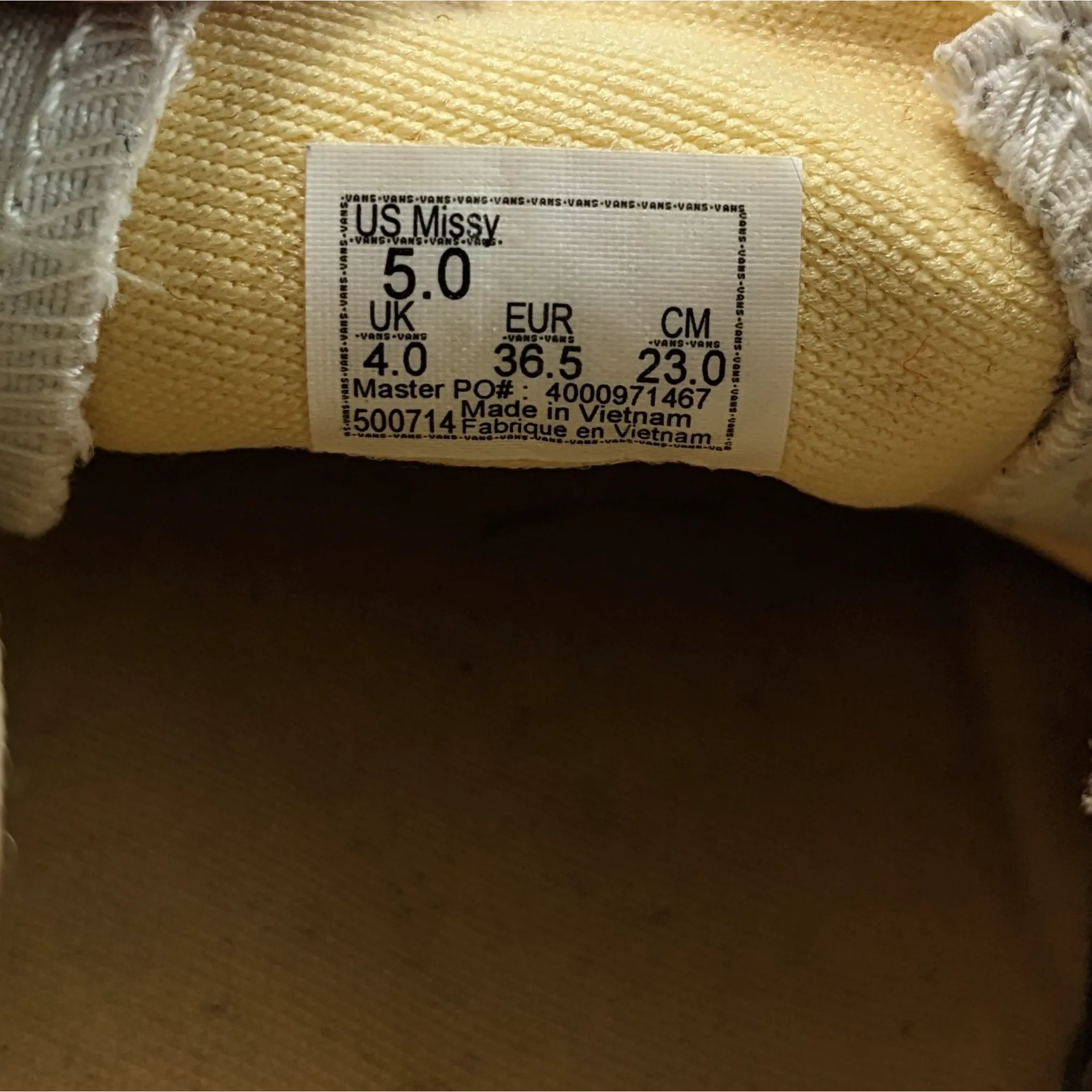 عربات SlipOns الصفراء