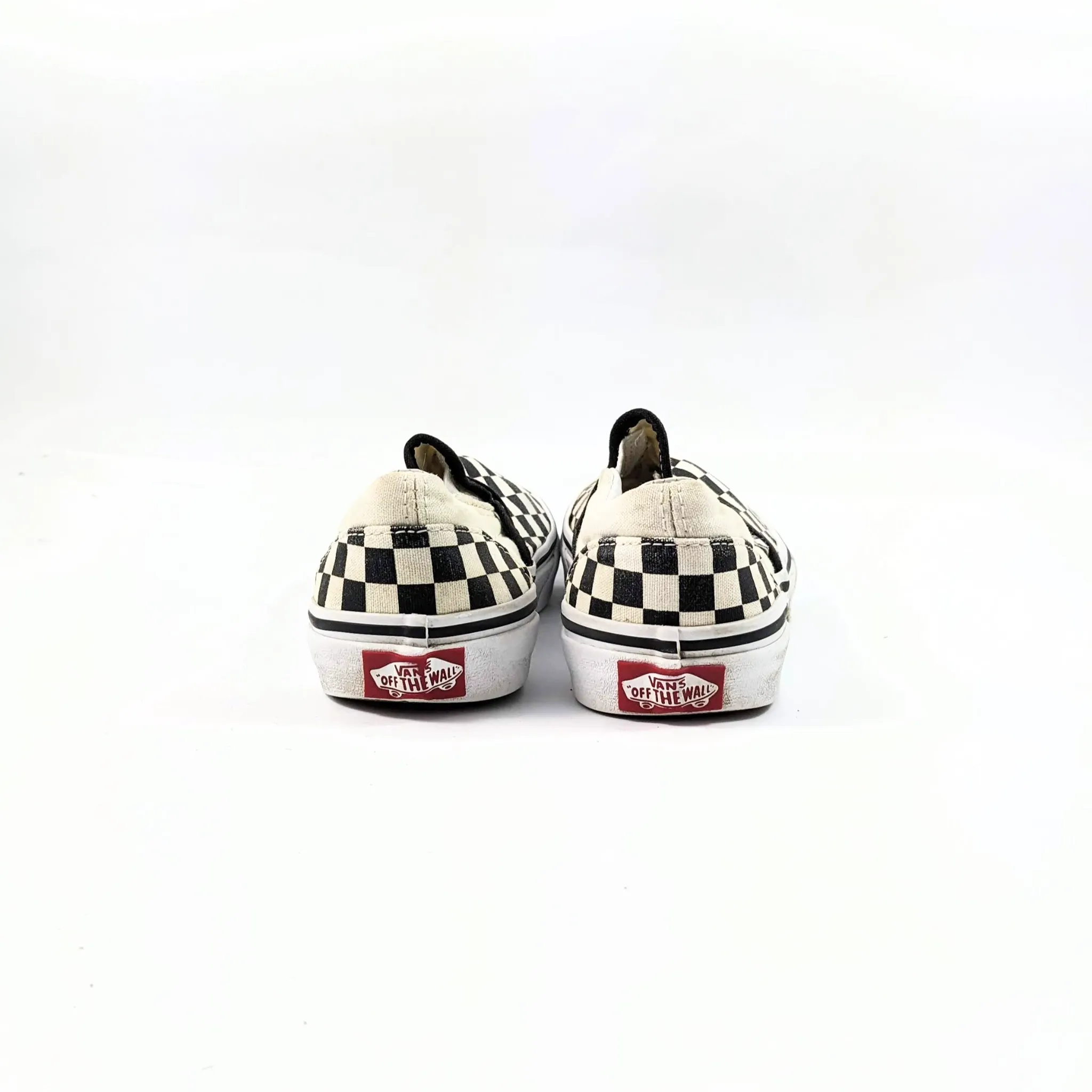 عربات بيضاء SlipOns