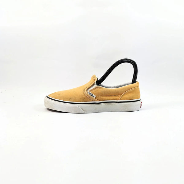 عربات SlipOns الصفراء