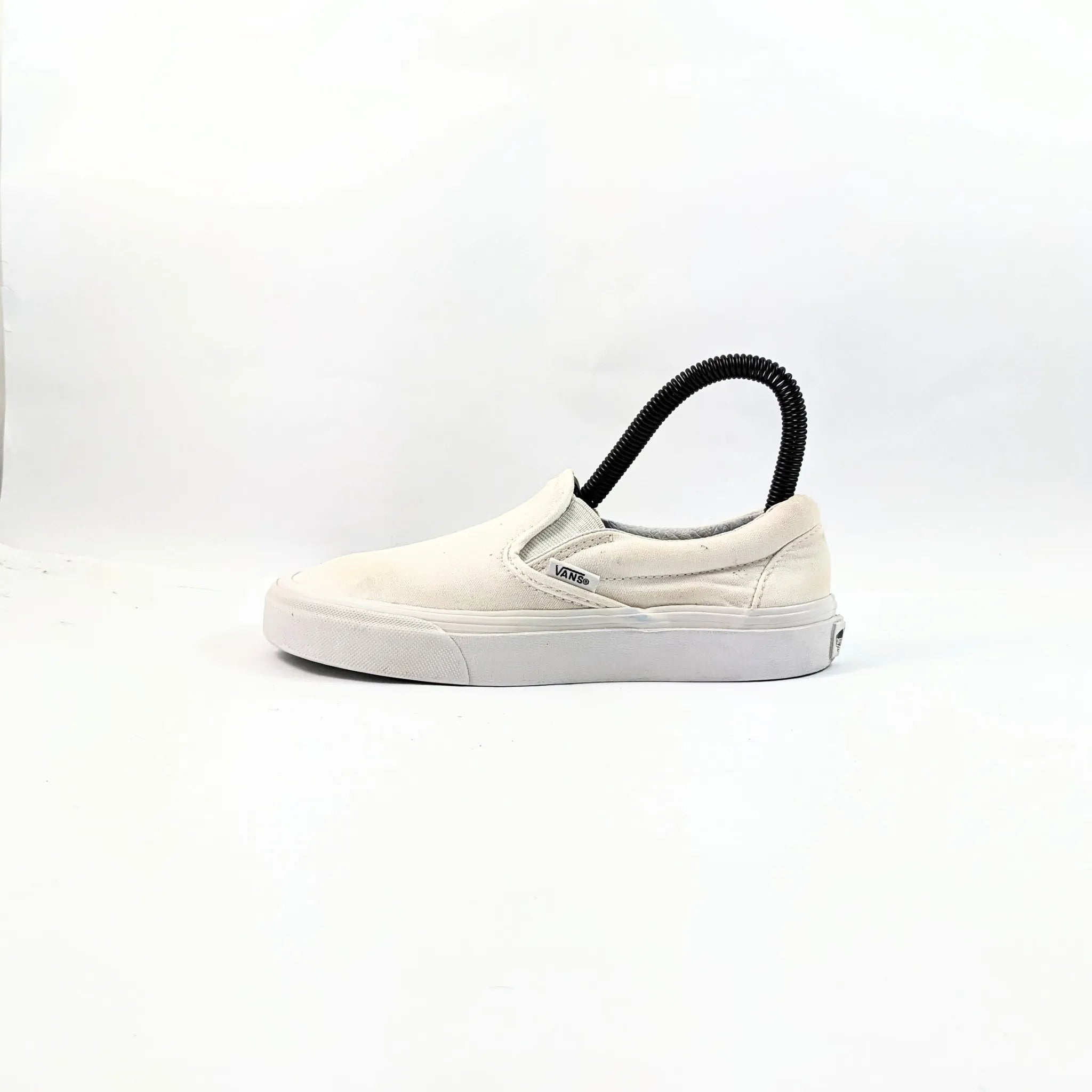 عربات بيضاء SlipOns