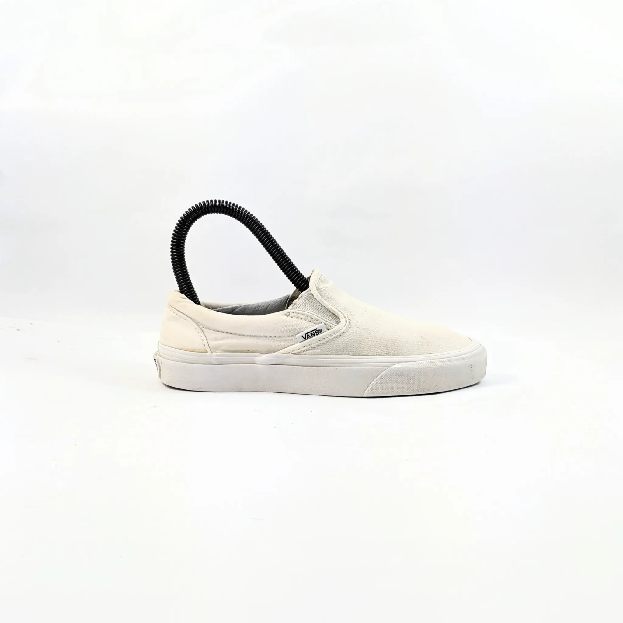 عربات بيضاء SlipOns