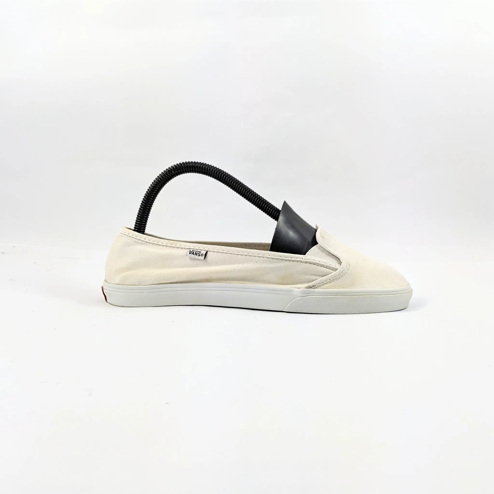 عربات بيضاء SlipOns