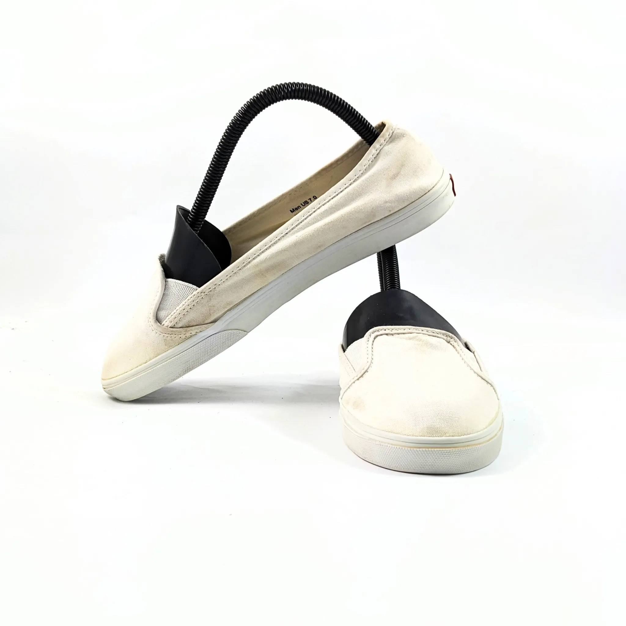 عربات بيضاء SlipOns