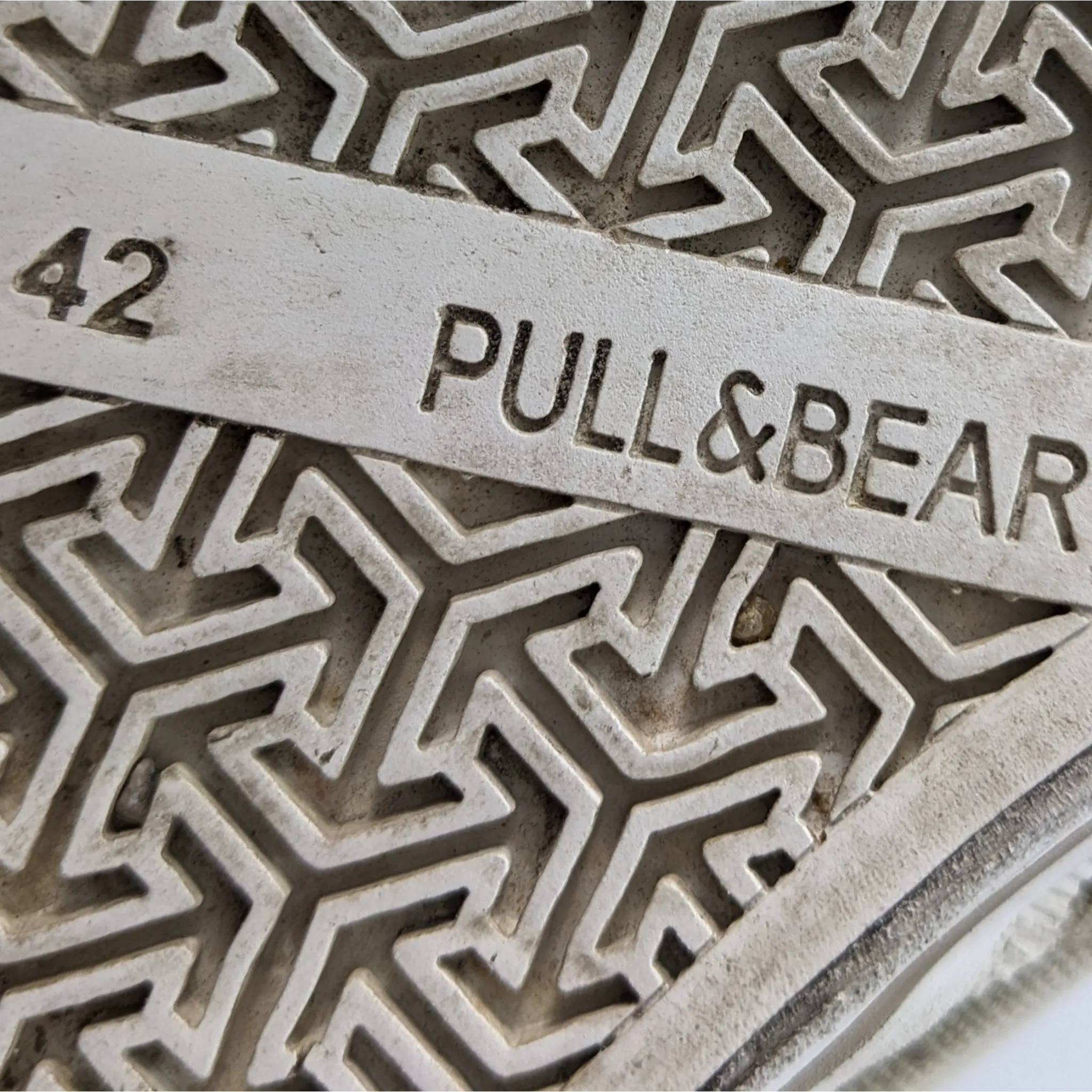 Pull&Bear Beige Sneakers