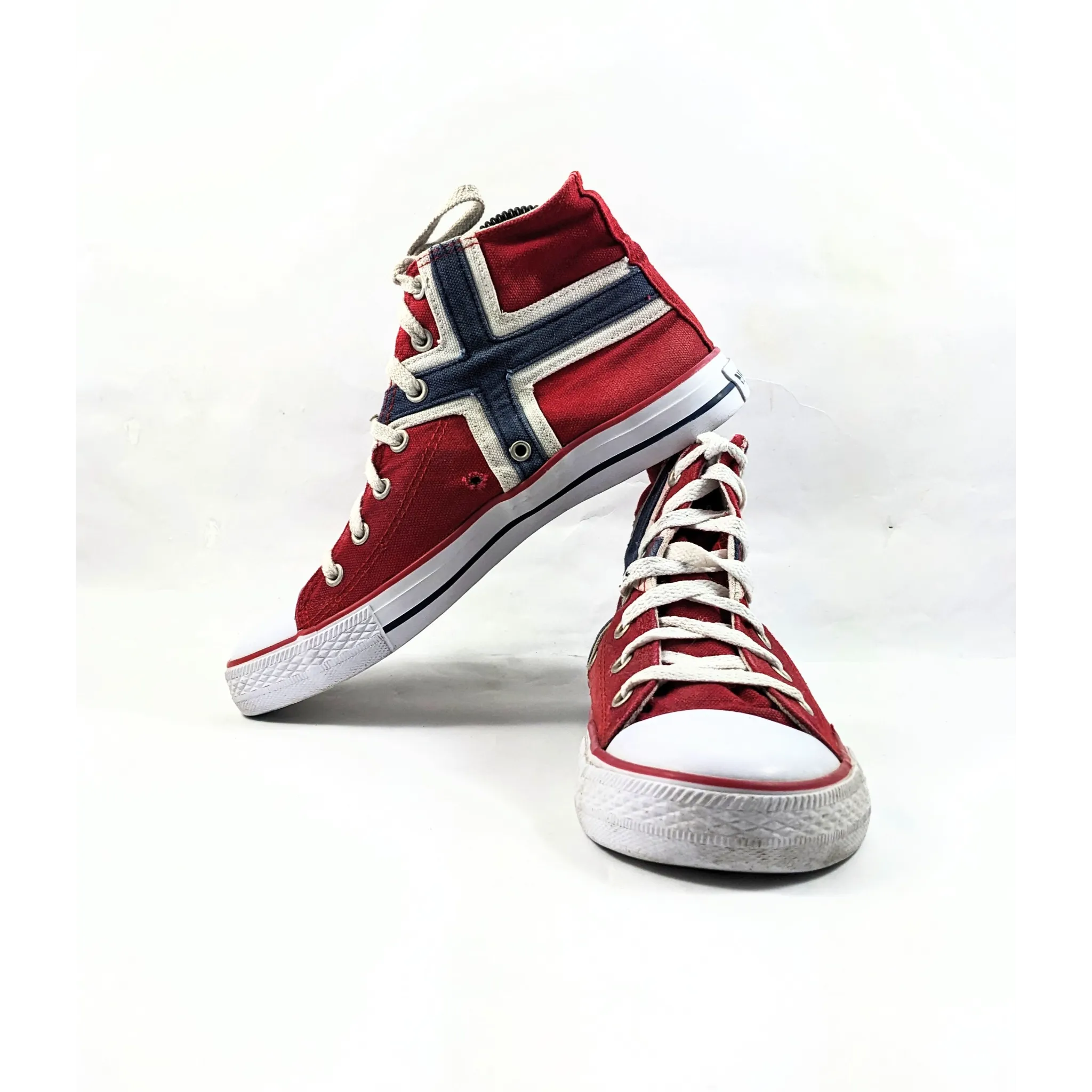 Norge Red Hightops