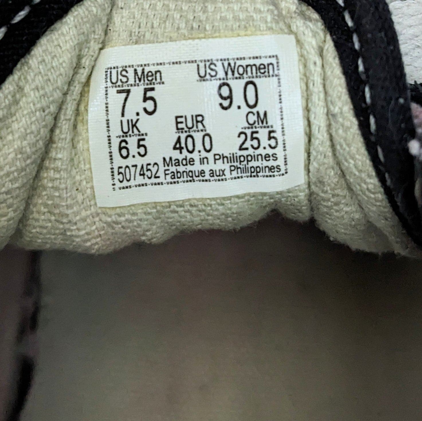 حذاء رياضي Vans Old Scool باللون الأسود المستورد