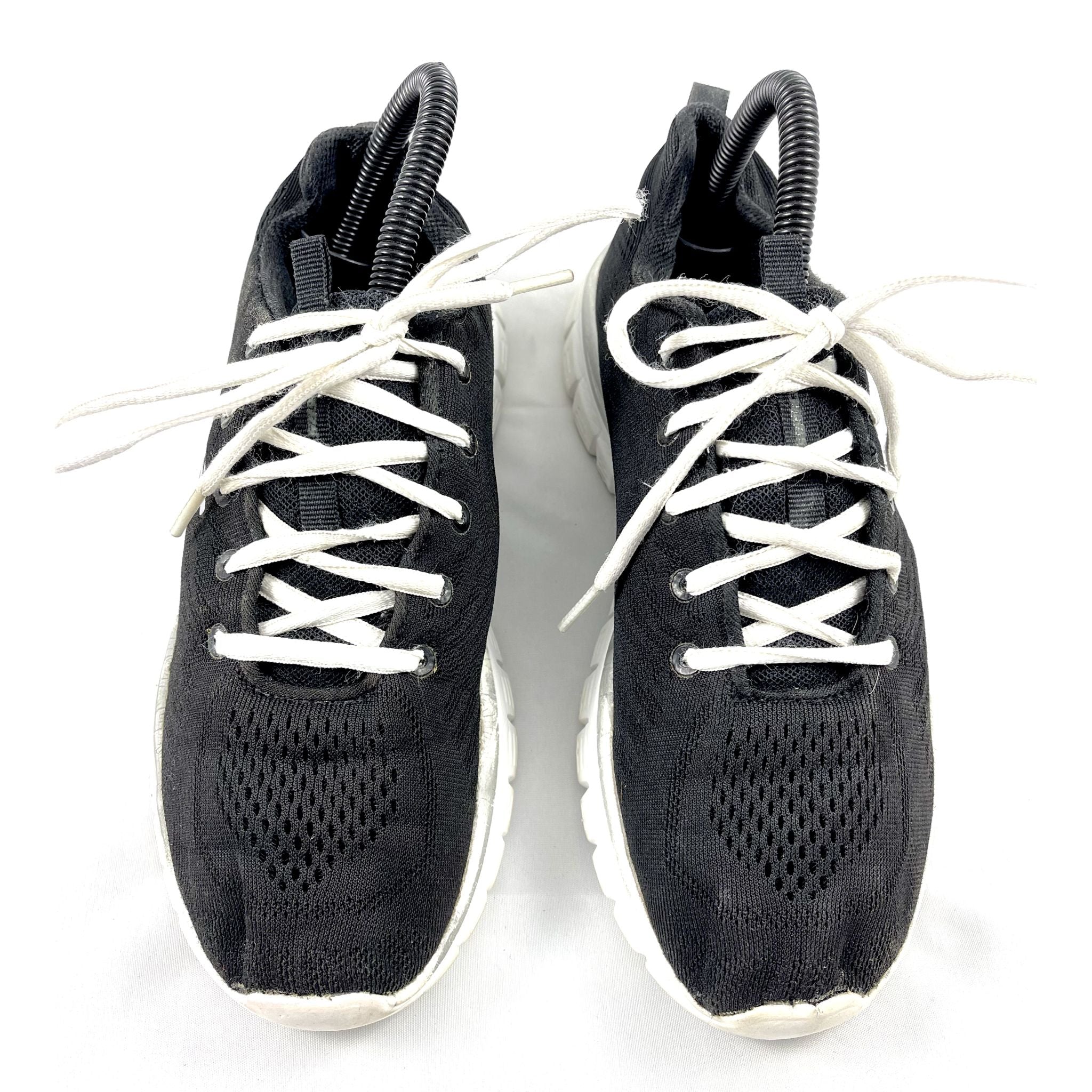 Black Skechers Sneakers