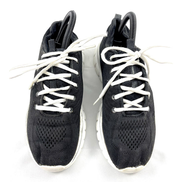 Black Skechers Sneakers