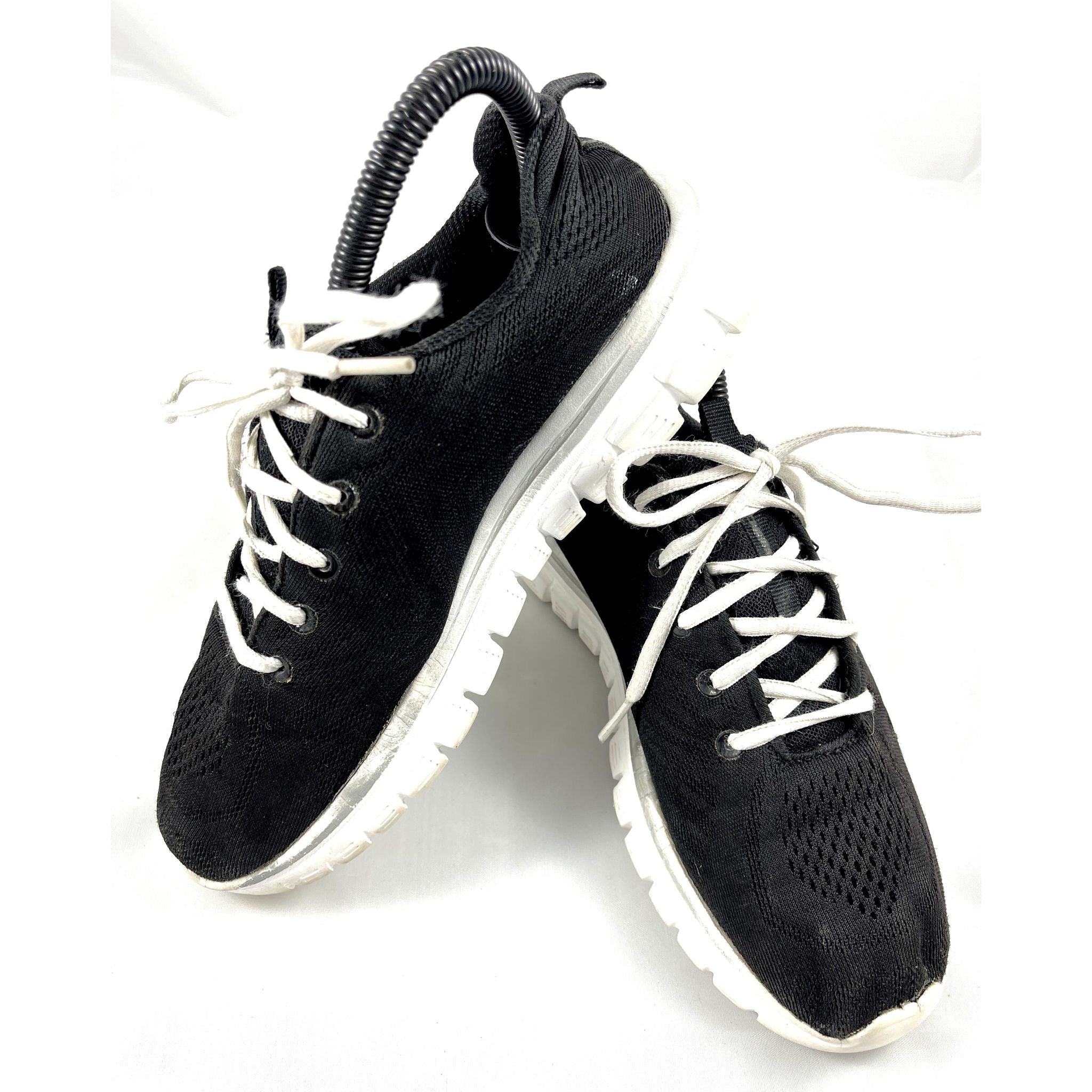 Black Skechers Sneakers