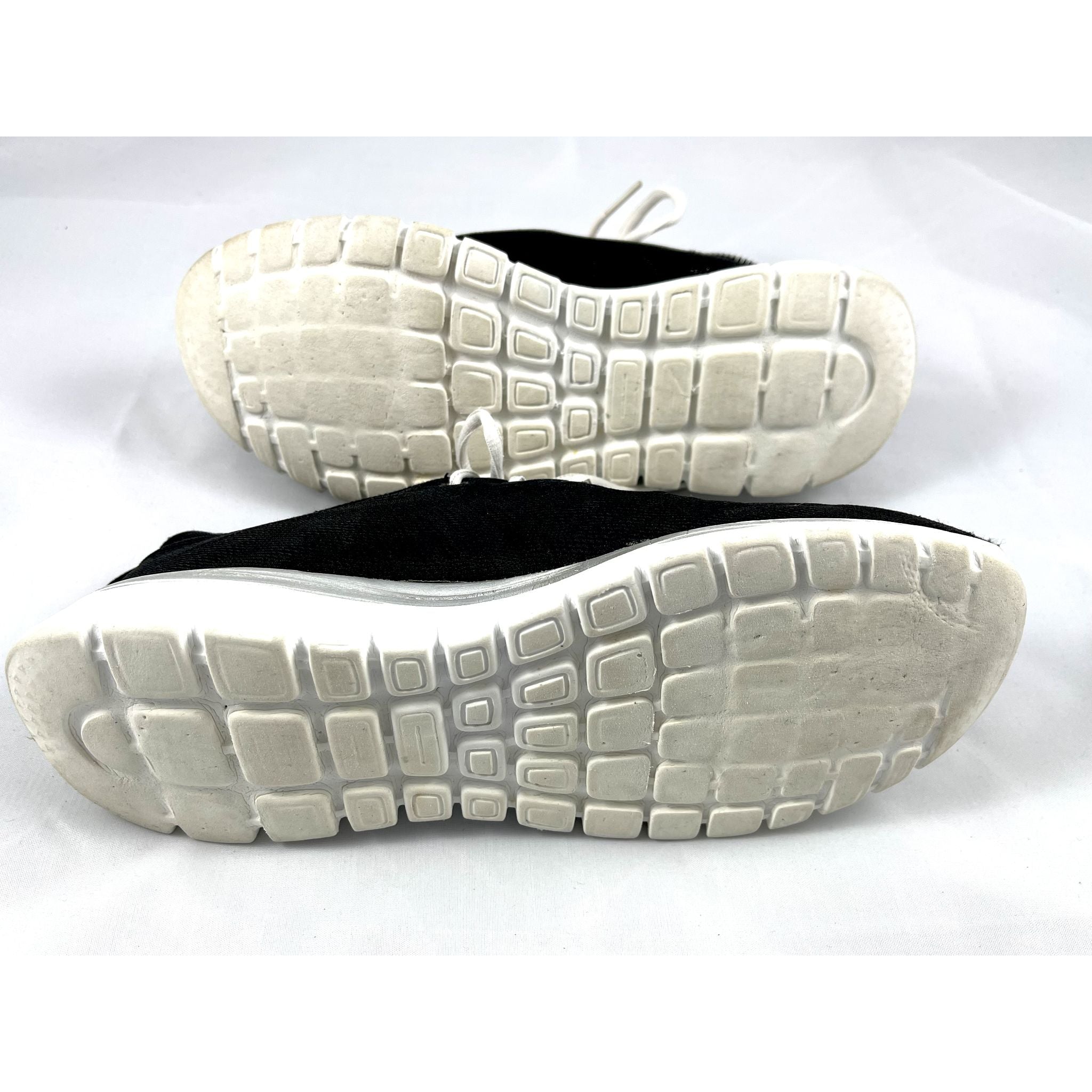 Black Skechers Sneakers