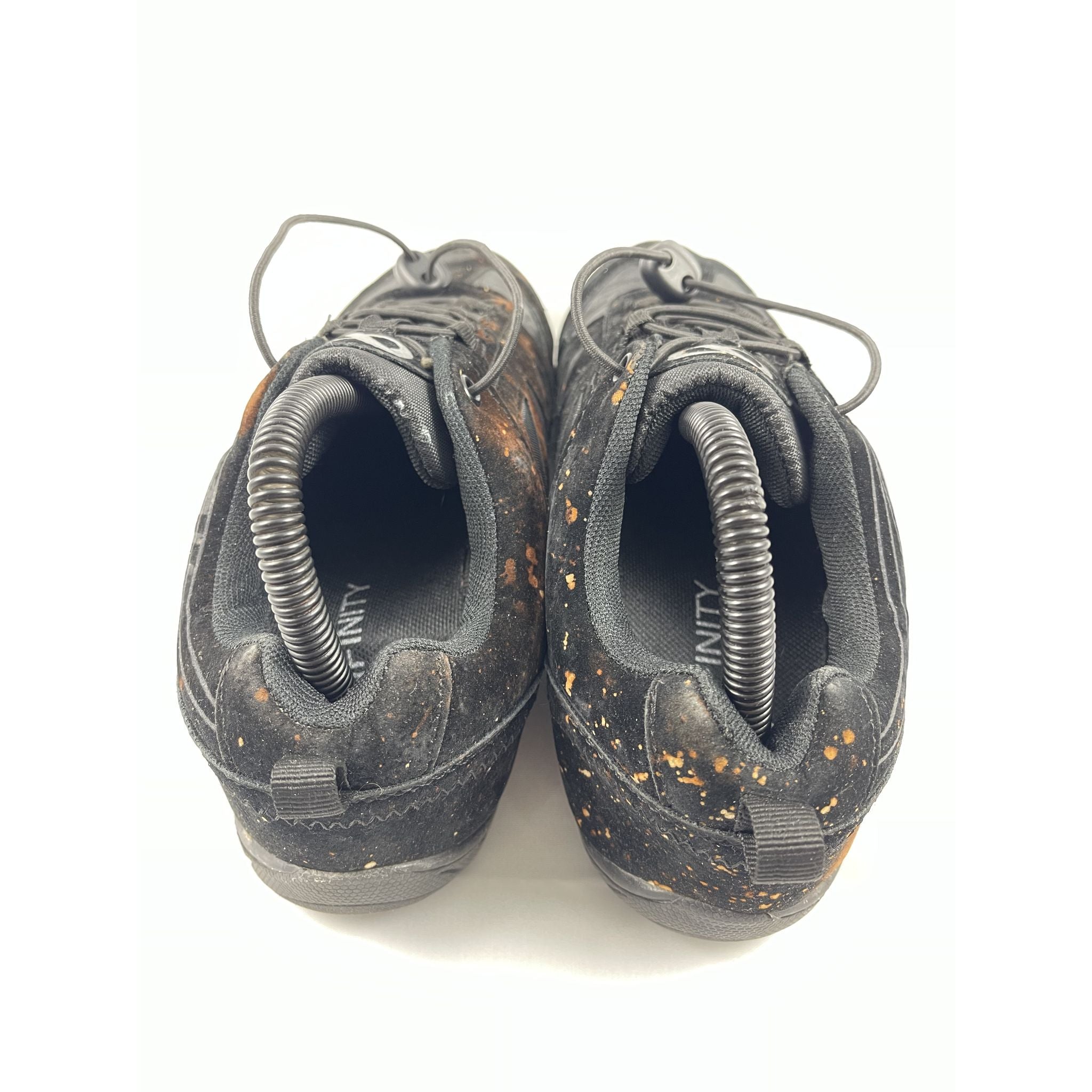 Infinity Black Sneakers