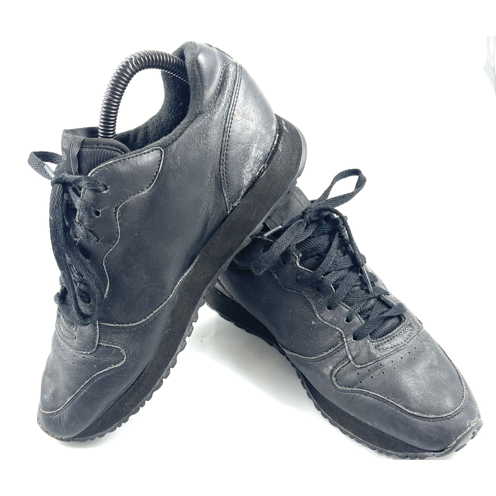 حذاء رياضي أسود من FILA