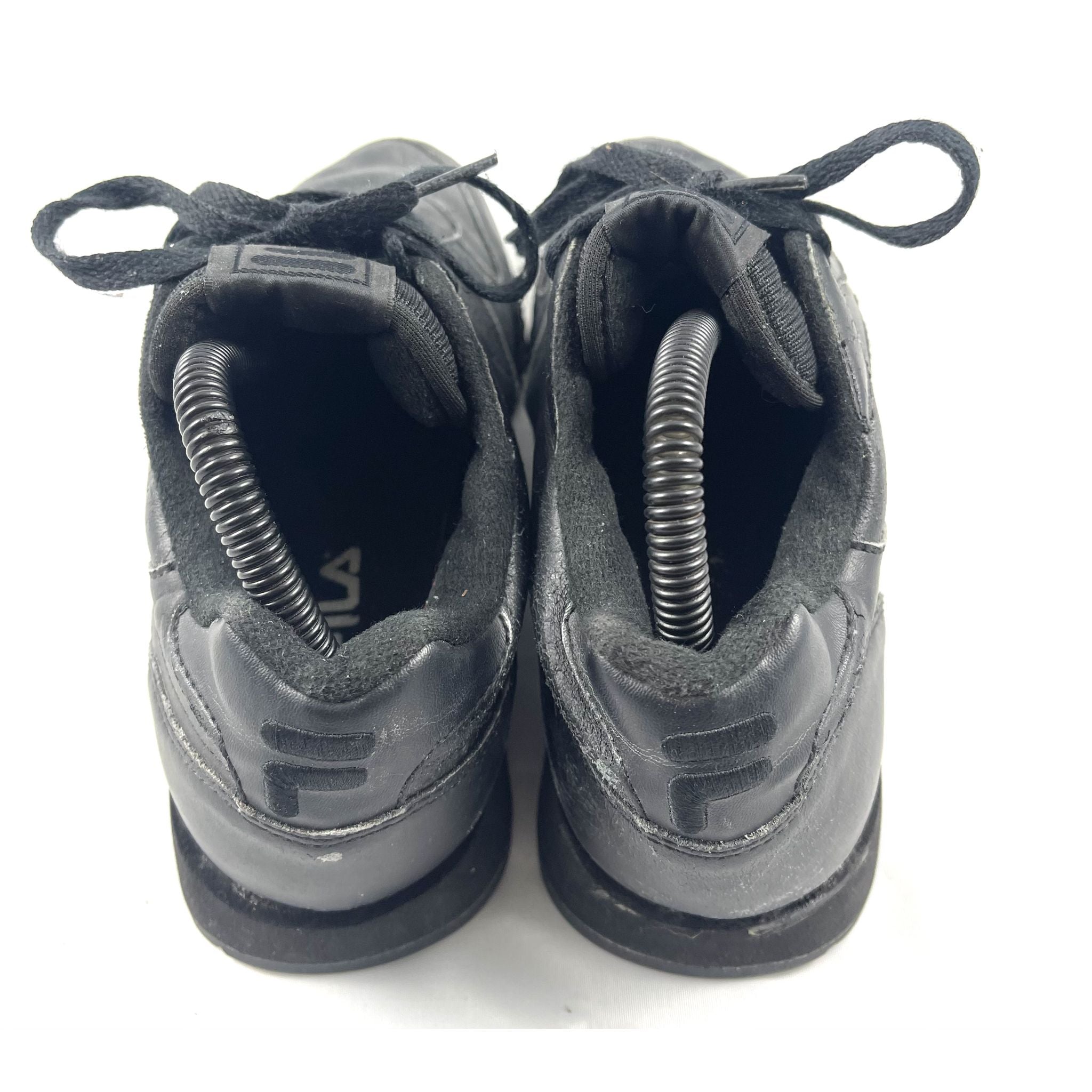 حذاء رياضي أسود من FILA