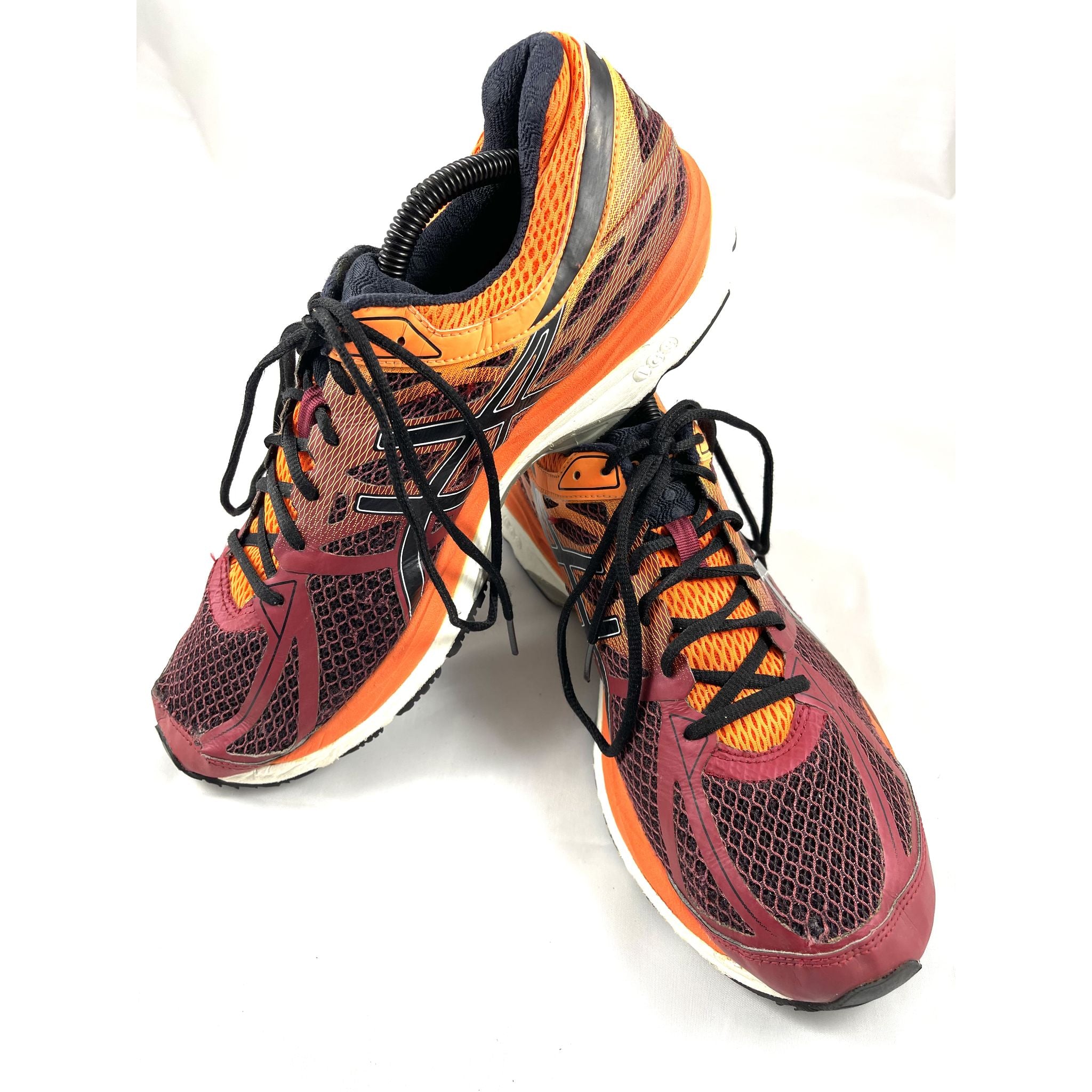 أحذية ASICS البرتقالية ممتازة