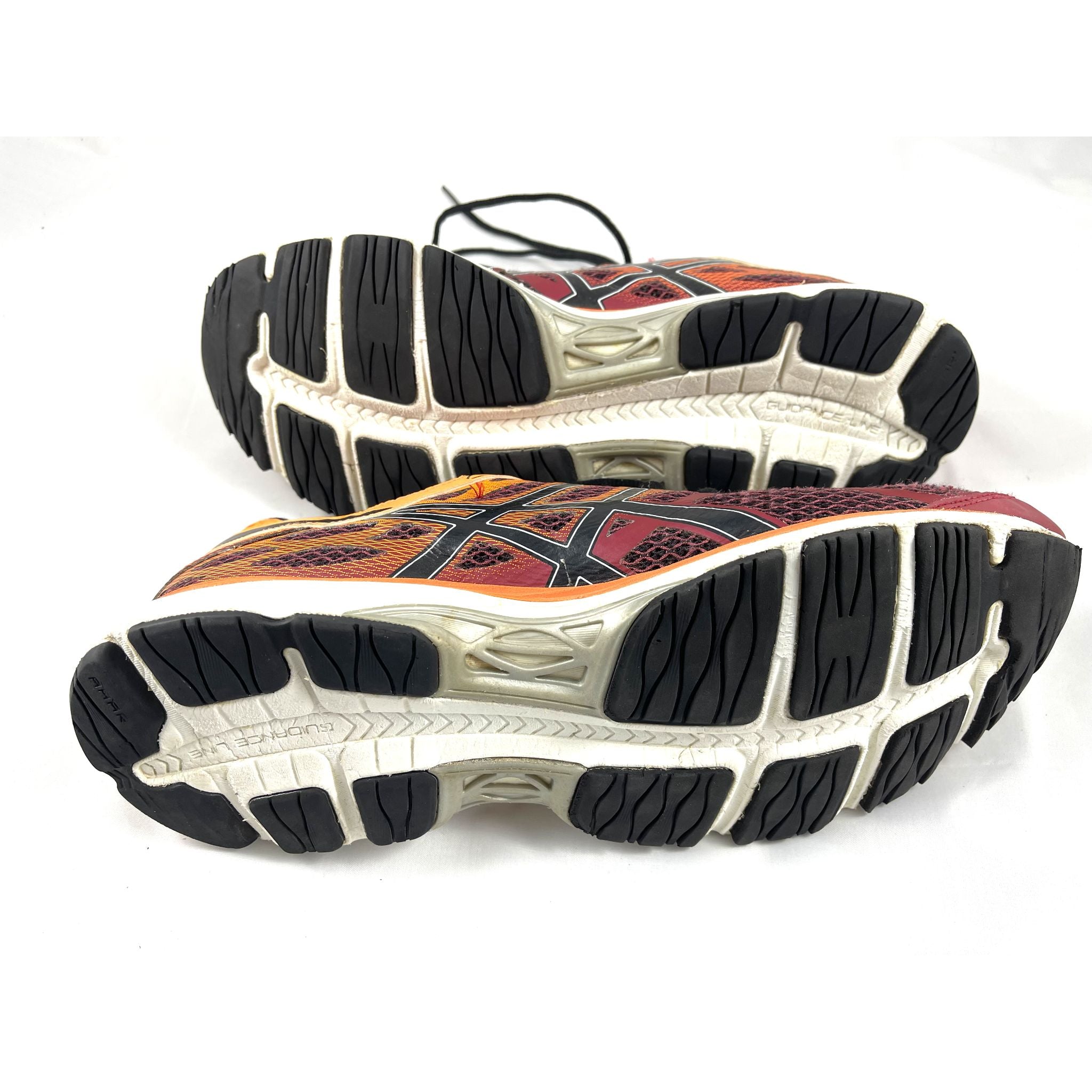 أحذية ASICS البرتقالية ممتازة