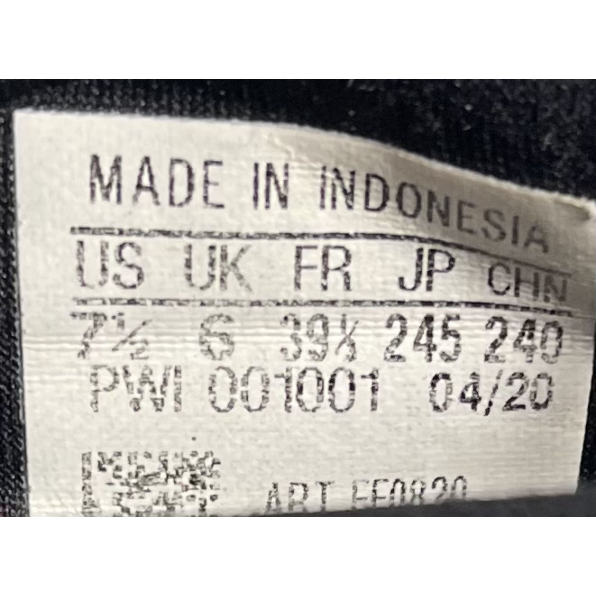 Zakheerah Preloved shoes for sale - Vans, Converse, Nike and more at affordable prices %100 Original Authentic