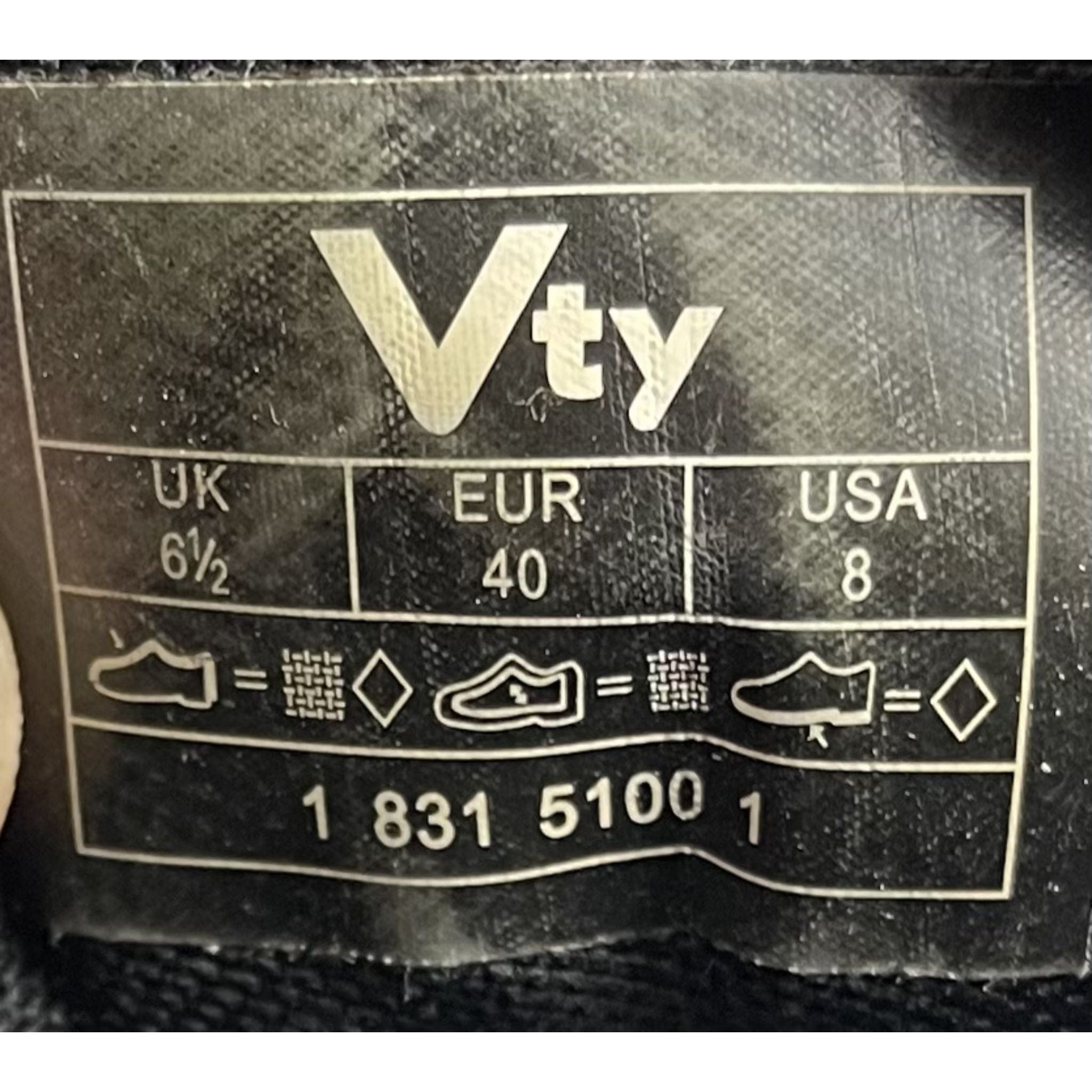 VTY Black Sneakers