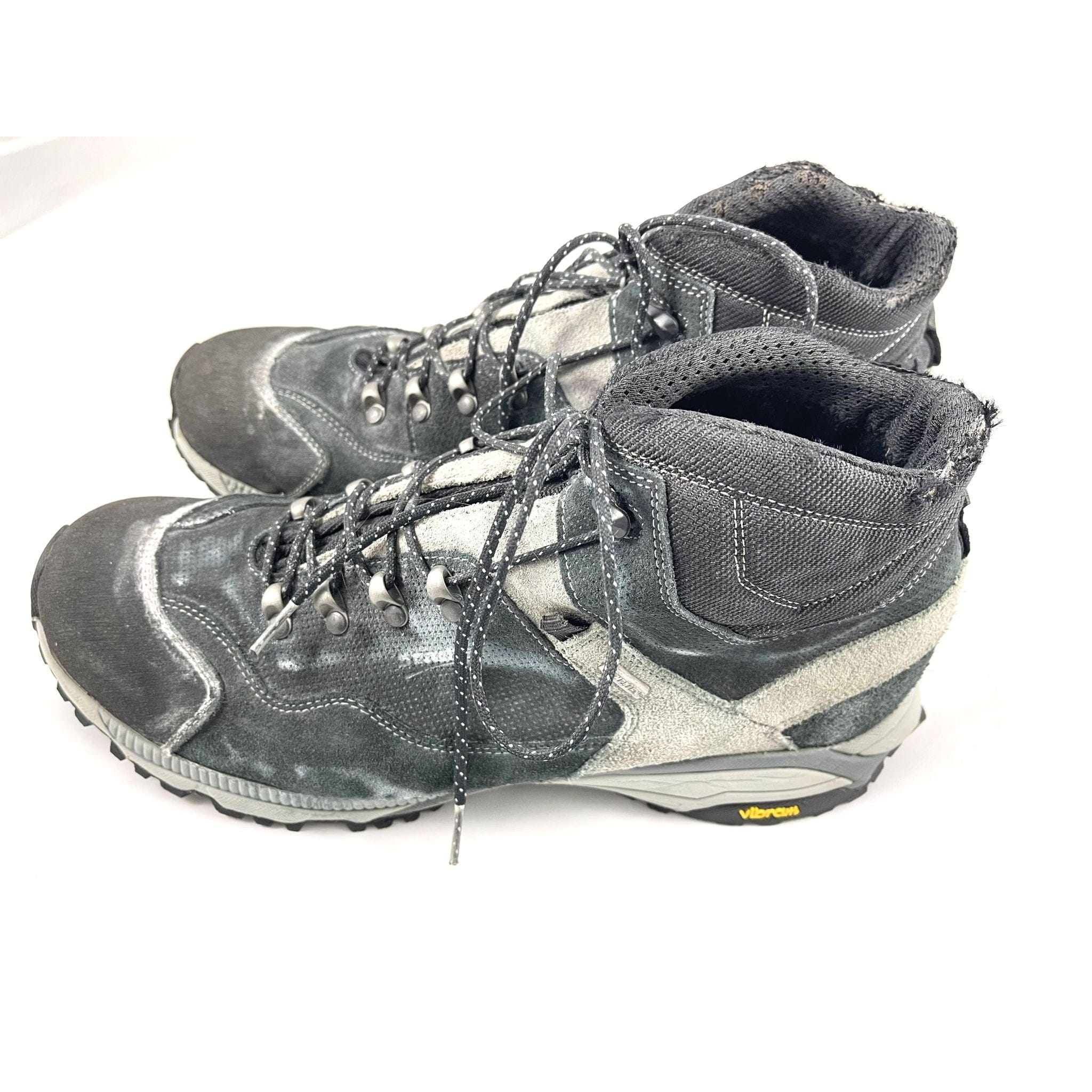 Vibram Black Boots