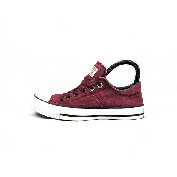 Maroon Converse-Sneakers