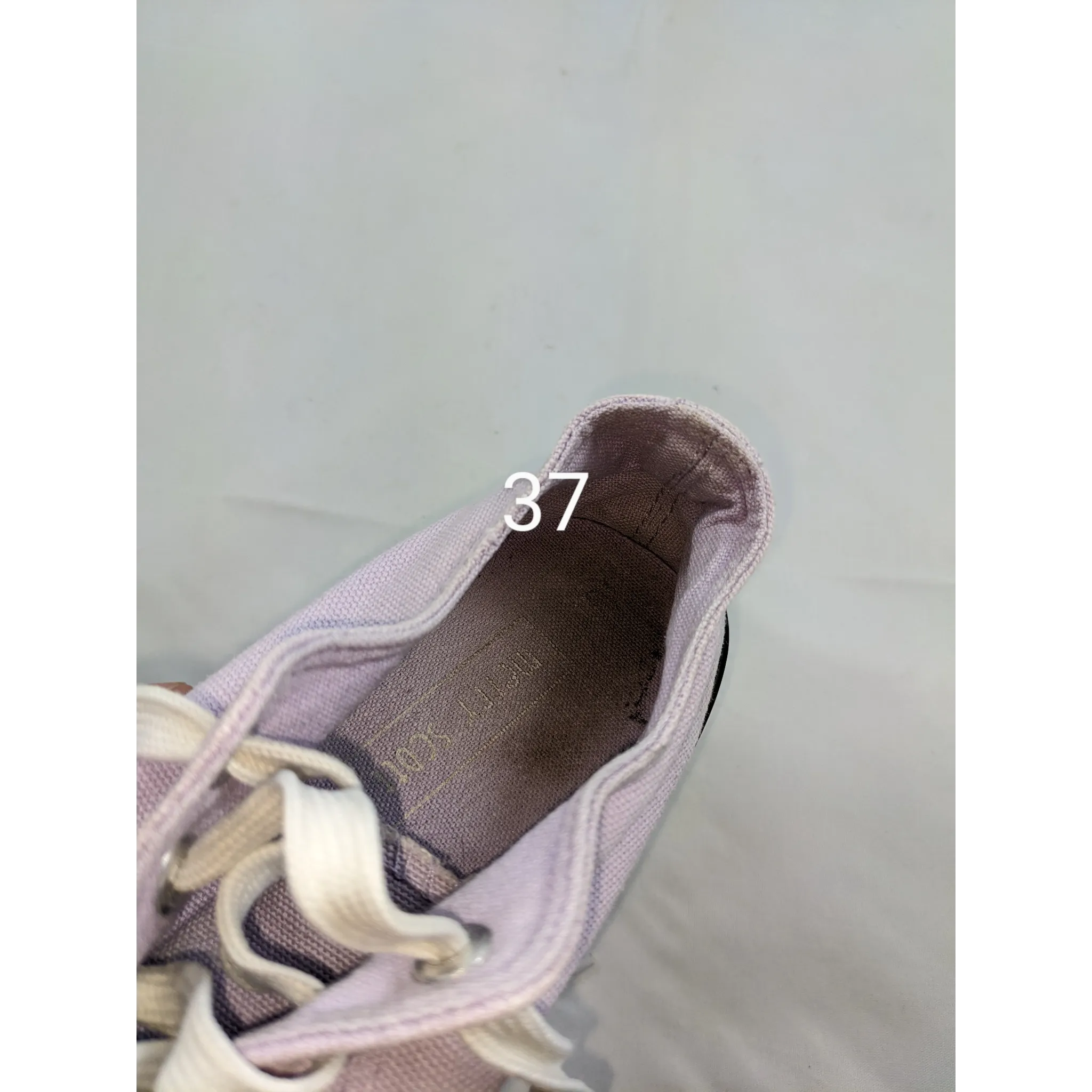 Merry Scott Sneakers