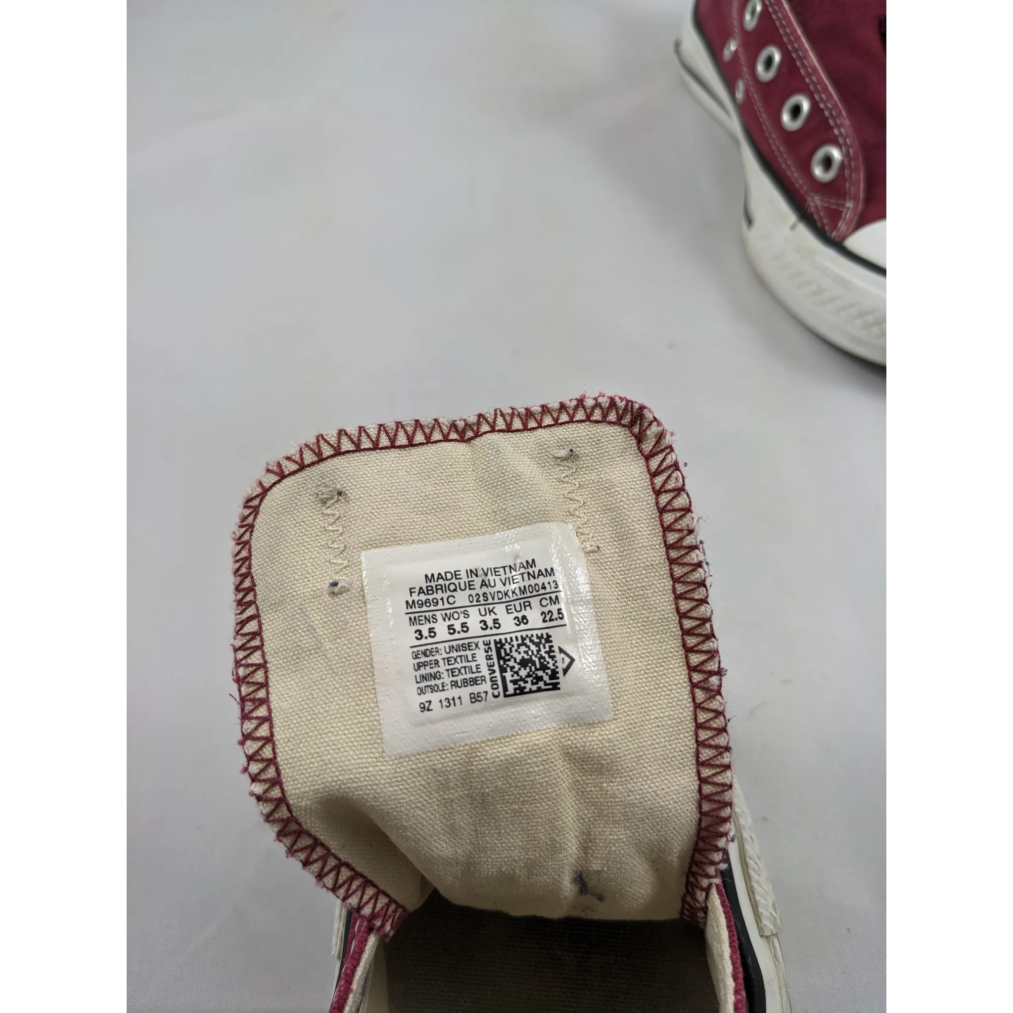 حذاء رياضي كونفرس مارون