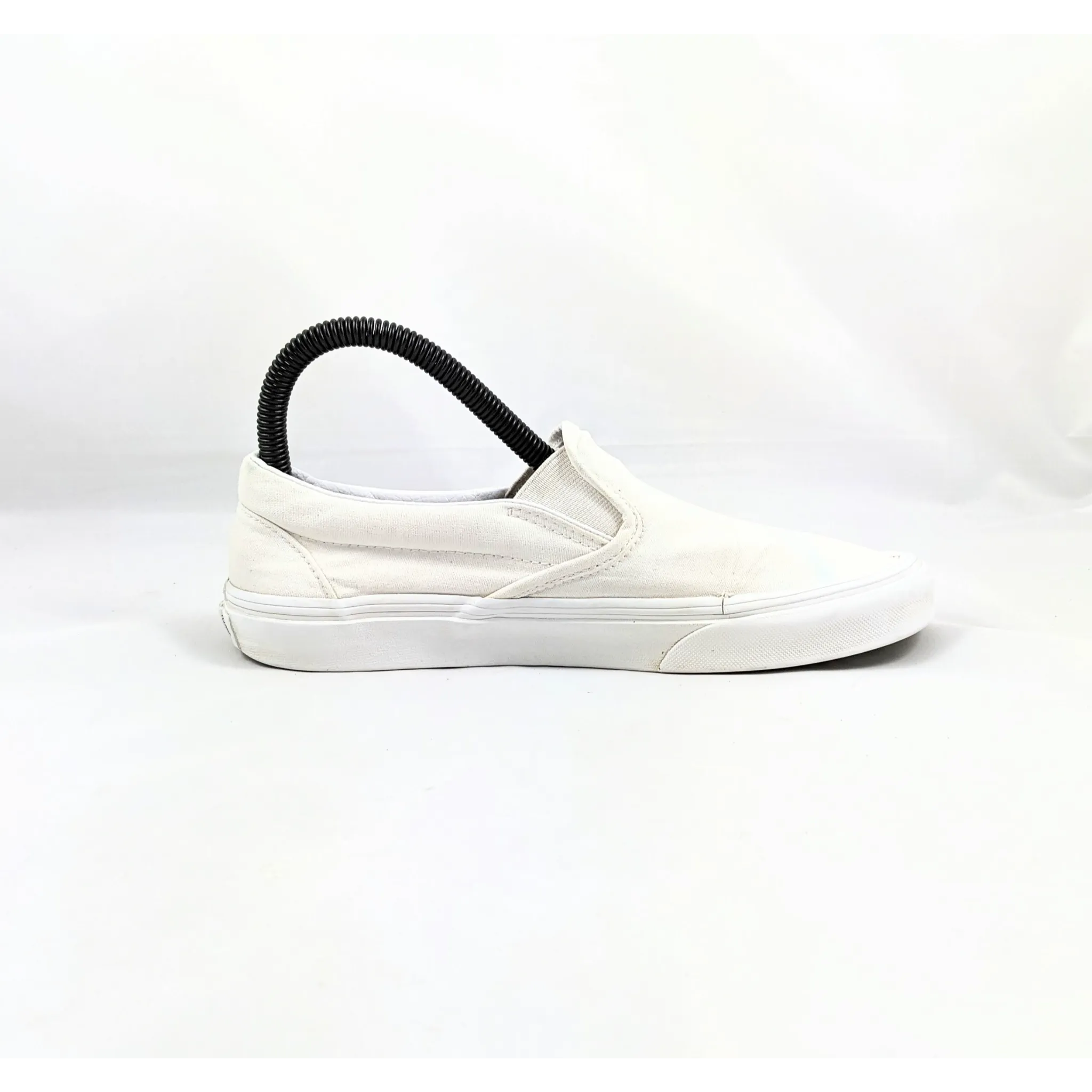 عربات بيضاء SlipOns